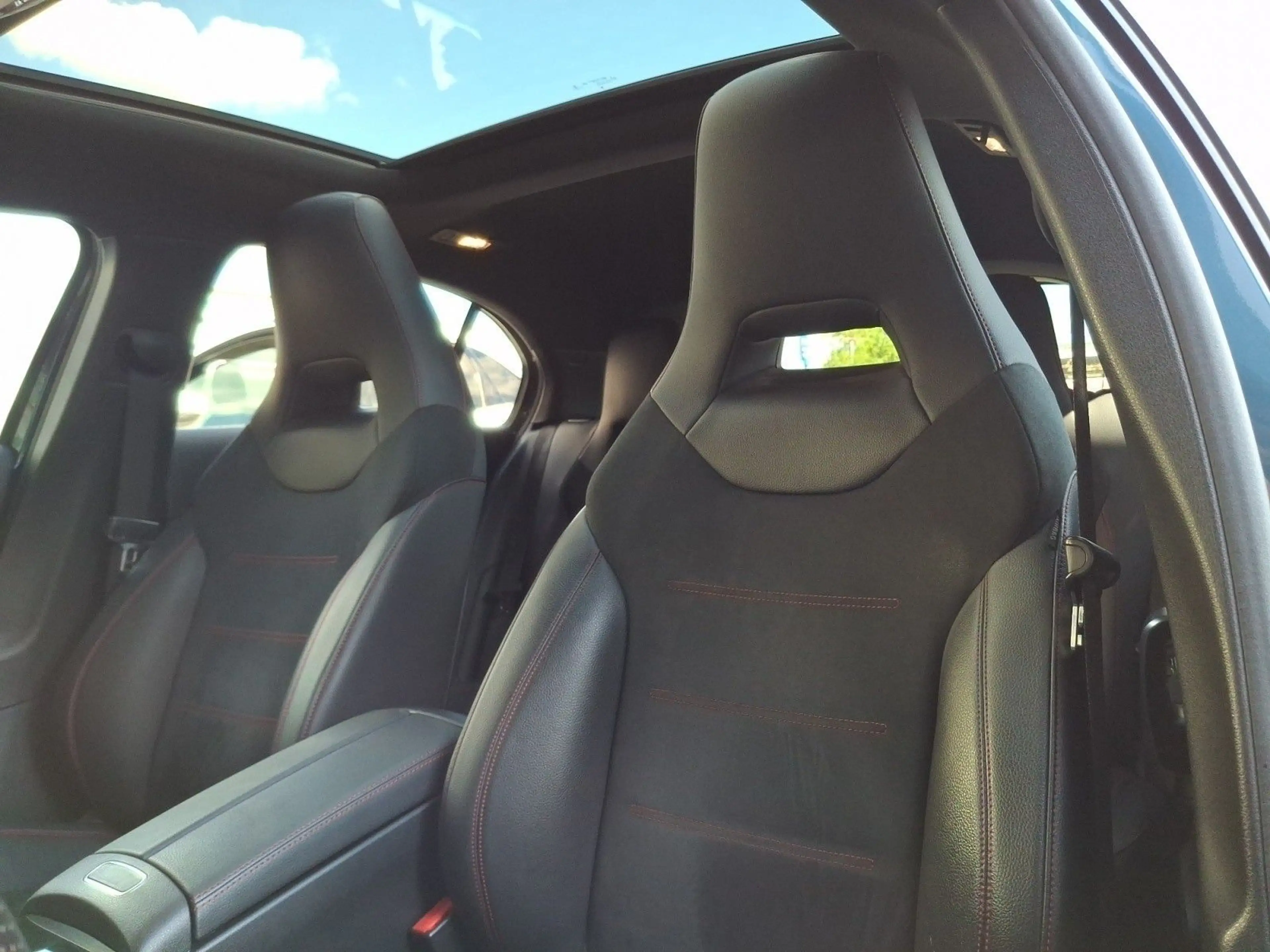 Mercedes-Benz A 220 d AMG Line — photo 13