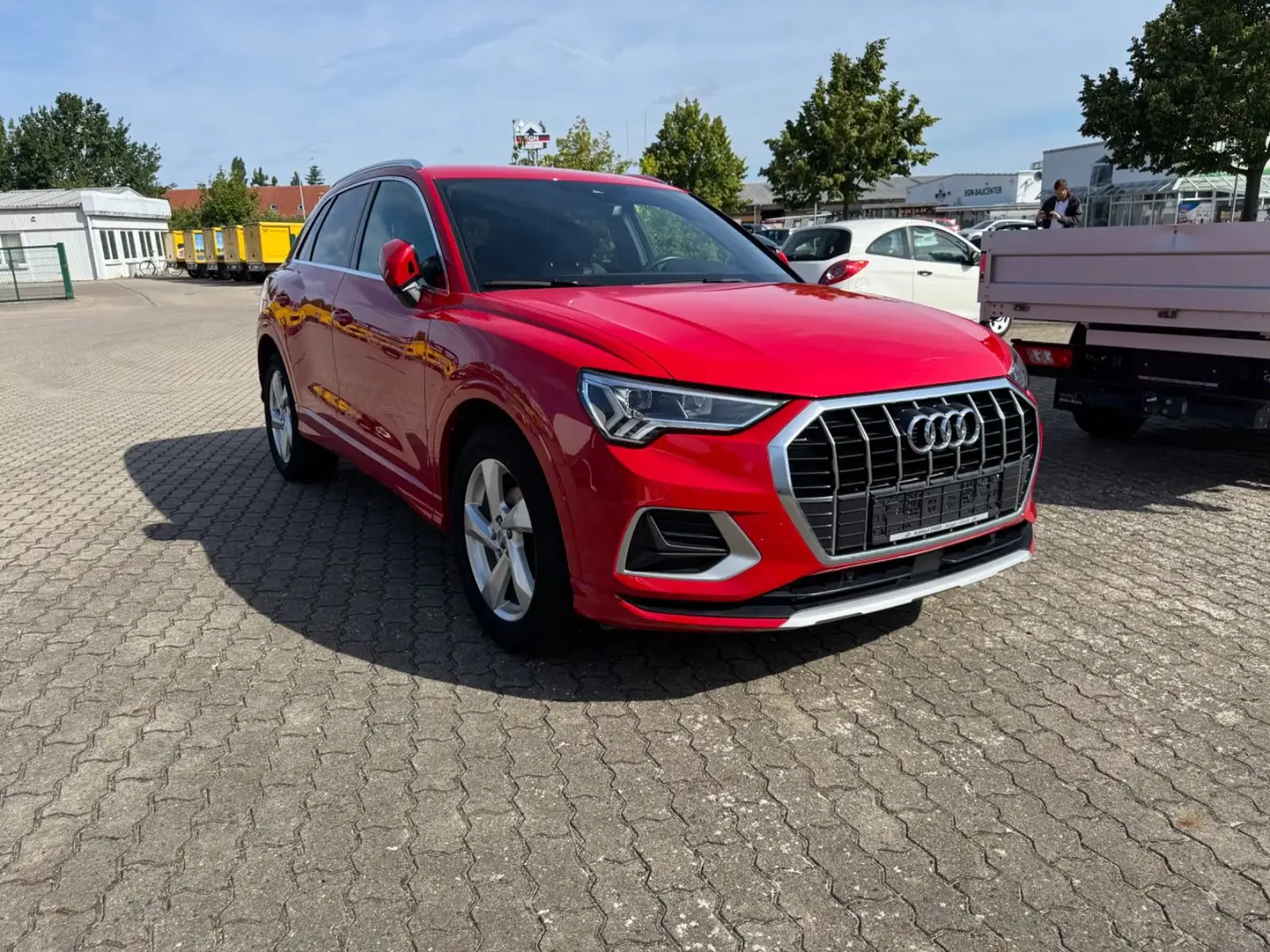 Audi Q3 35 TFSI advanced Rot - 2