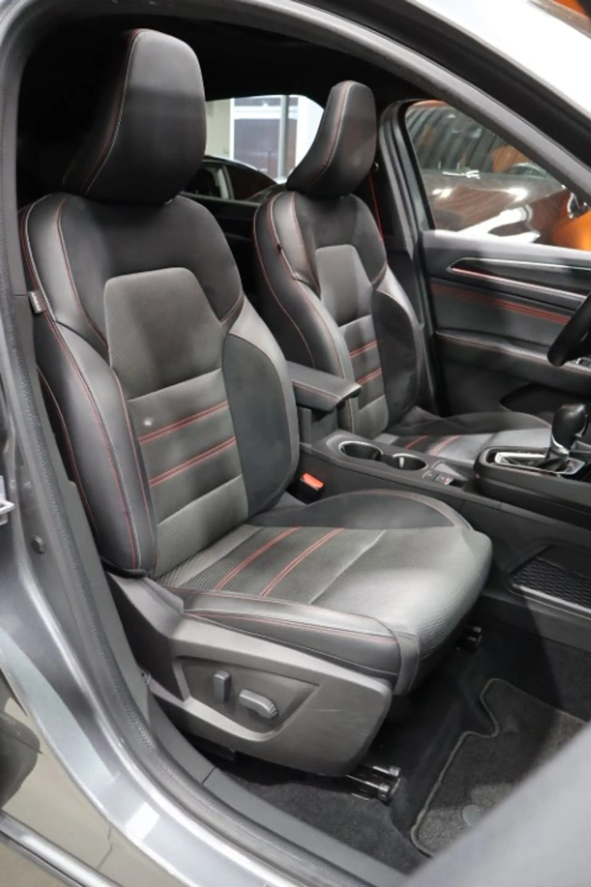 Renault Arkana Arkana 1.3 TCe R.S.Line EDC — photo 12