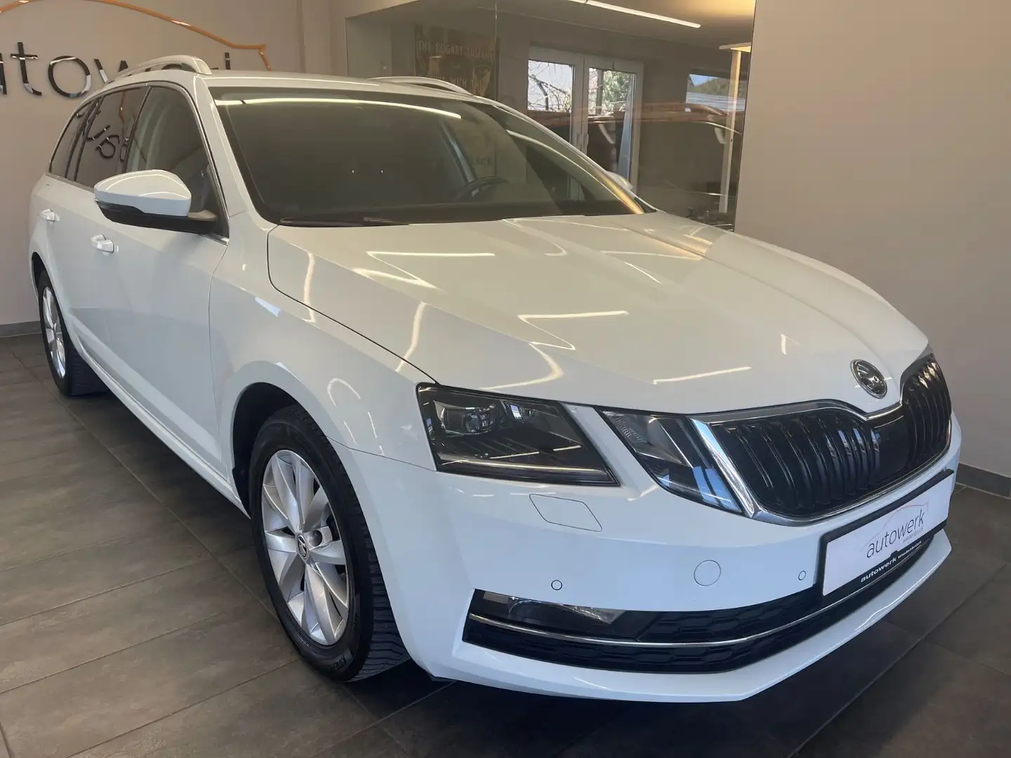 Skoda Octavia Combi Style*AUT/Navi/ALU/Leder/Sitzhzg.* Weiß - 1