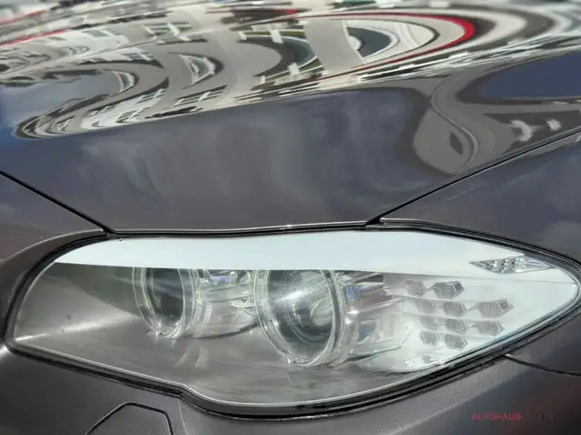BMW 5 Series view 10