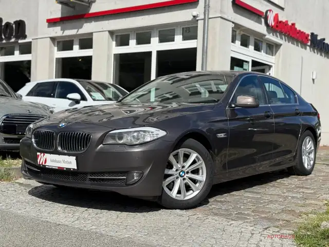 BMW 5 Series view 2