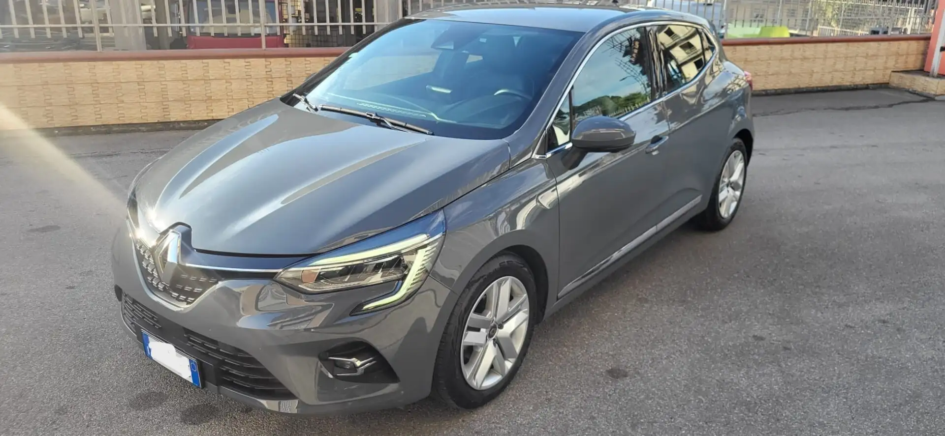 Renault Clio TCe 12V 100 CV GPL 5 porte Intens Grigio - 1