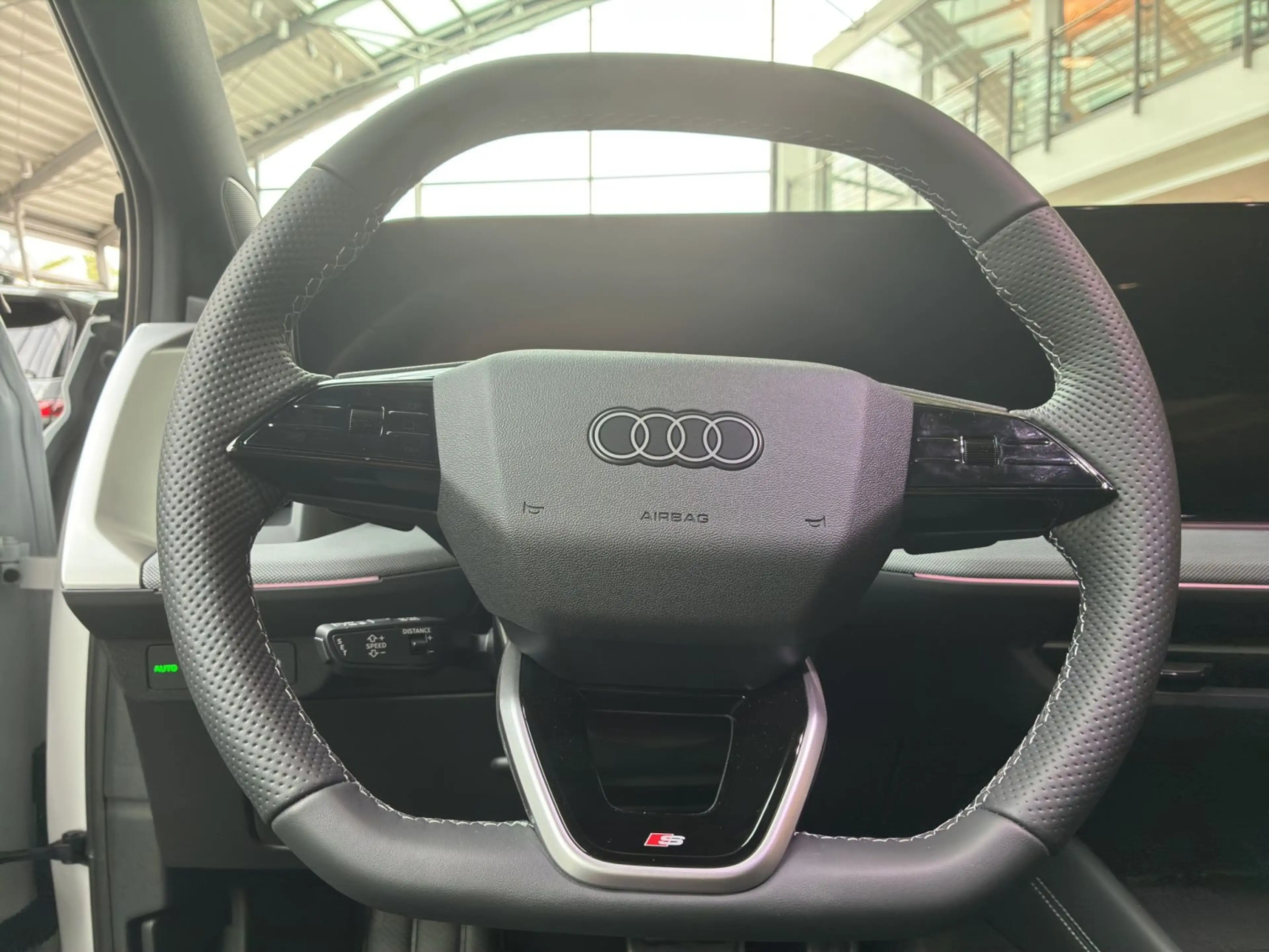 Audi Q4 e-tron Audi Q4 SUV e-tron quattro 220 kW — photo 10