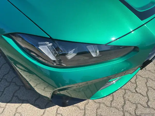 BMW M4 view 9