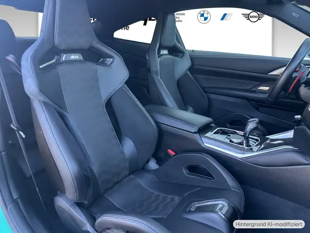 BMW M4 view 6