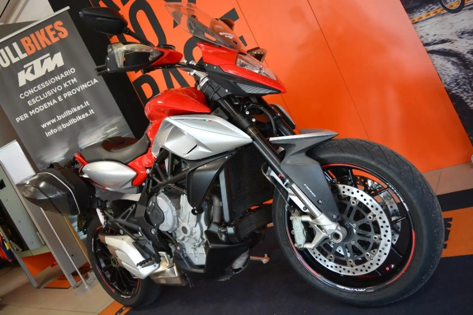 MV Agusta Stradale 800 ABS Rosso - 2