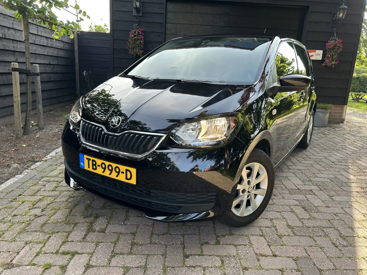Skoda Citigo 1.0 G-TEC Ambit. Airco | nwe. apk | garantieSkoda! Zwart - 1