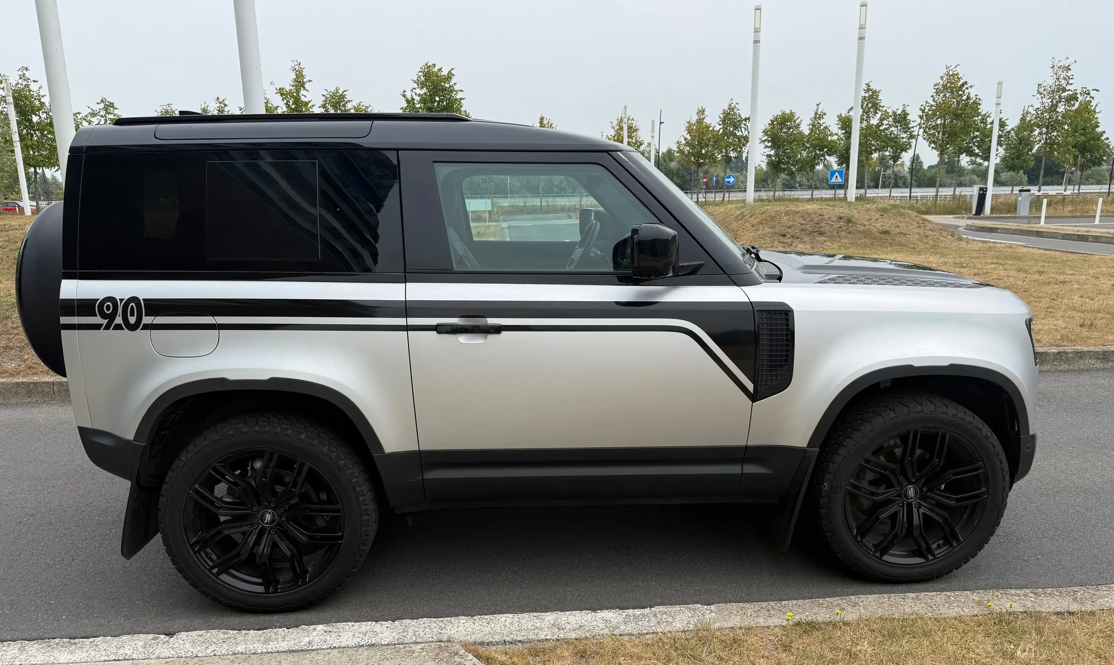 Land Rover Defender Defender 90 3.0 D MHEV D200 S S — photo 4
