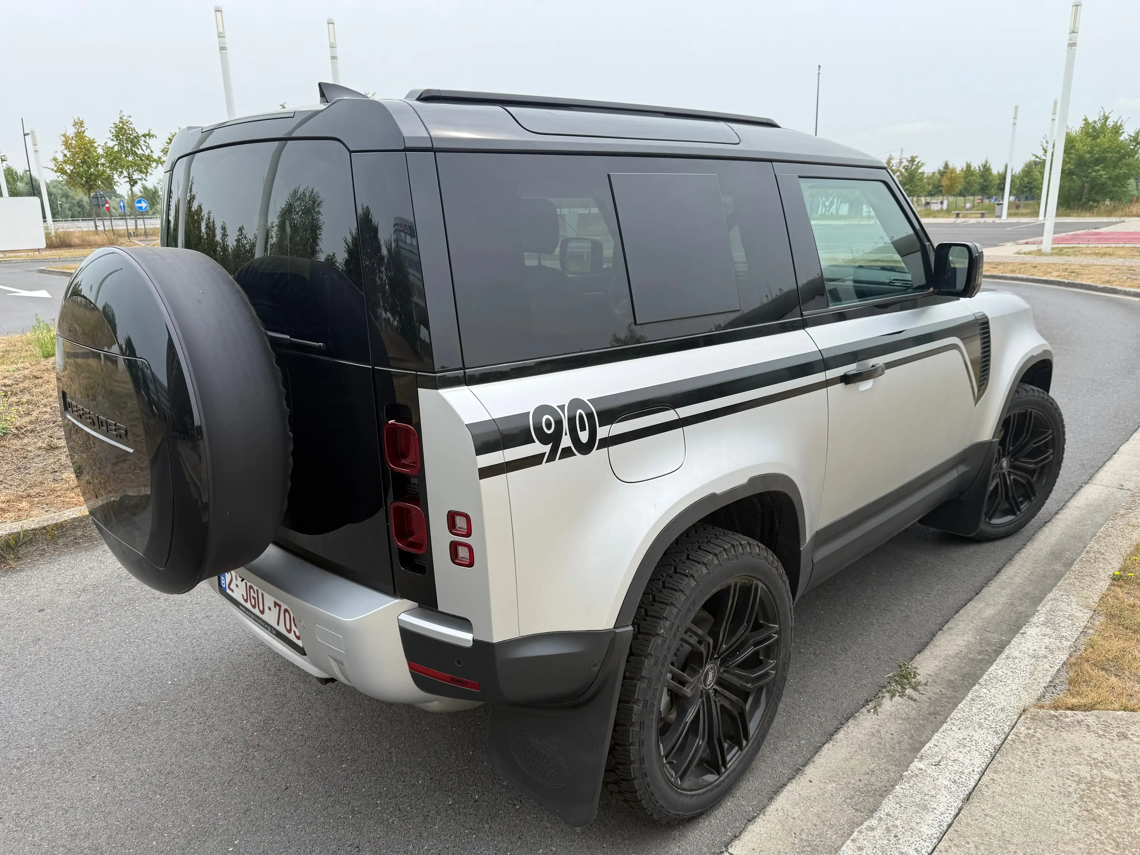 Land Rover Defender Defender 90 3.0 D MHEV D200 S S — photo 7