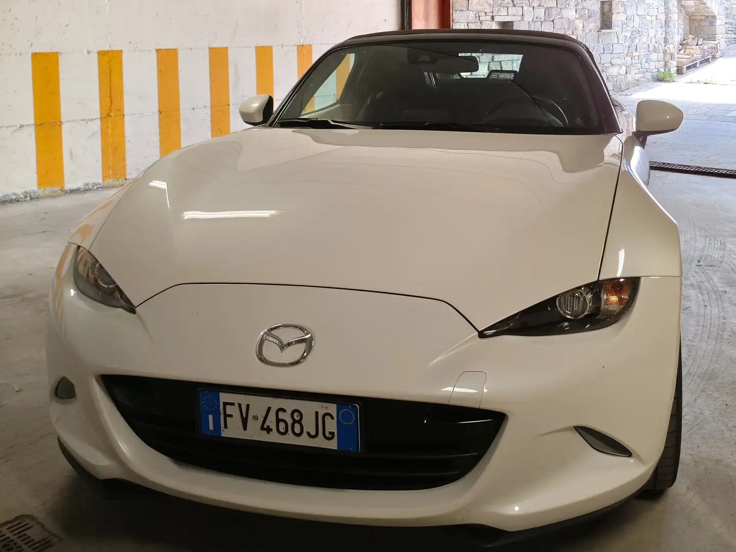 Mazda MX-5 MX-5 IV 2015 Soft Top 2.0 Sport tetto Brown  184cv Bianco - 1