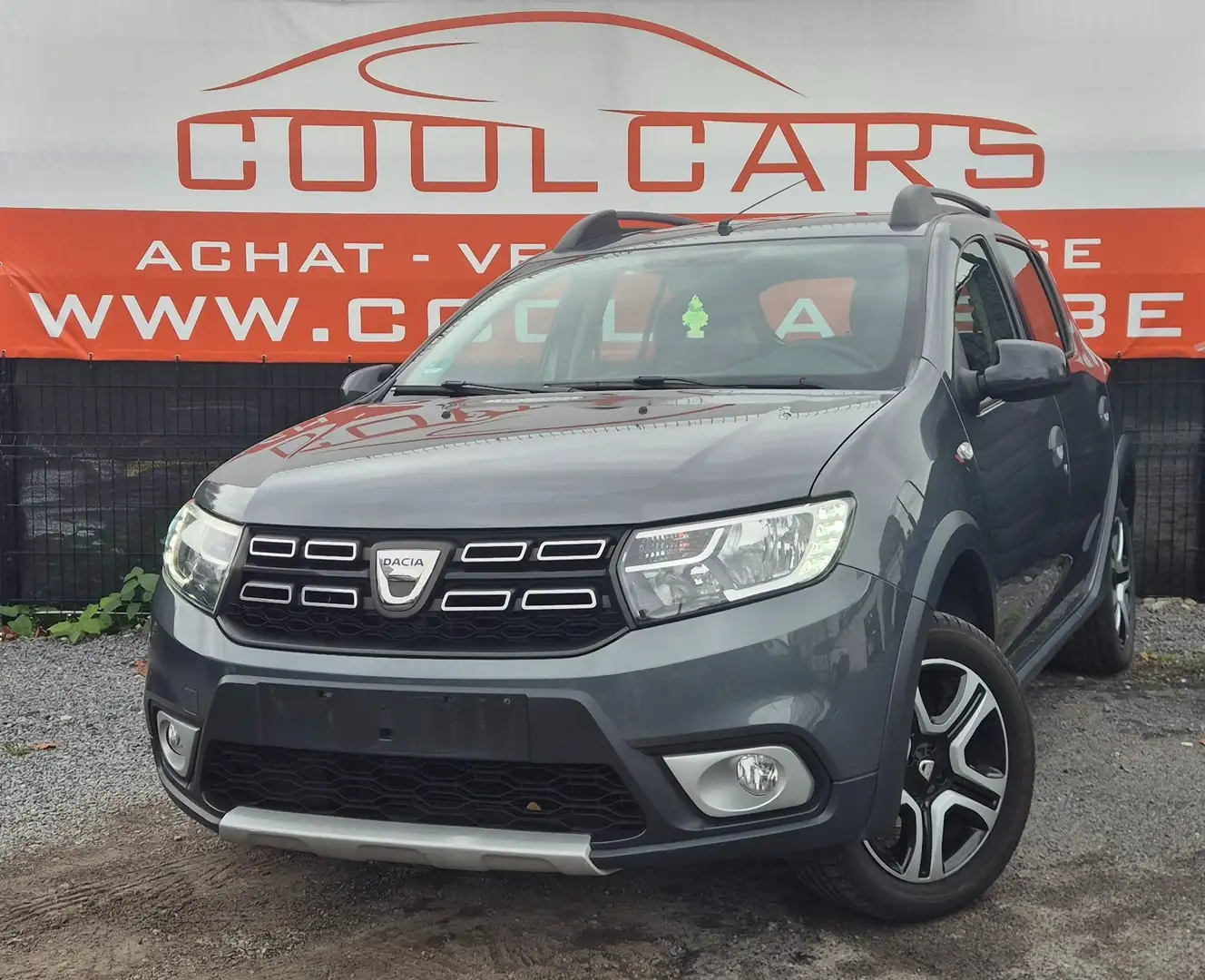 Dacia Sandero Stepway 0.9 TCe - EU6 - GARANTIE 1AN - Gris - 1