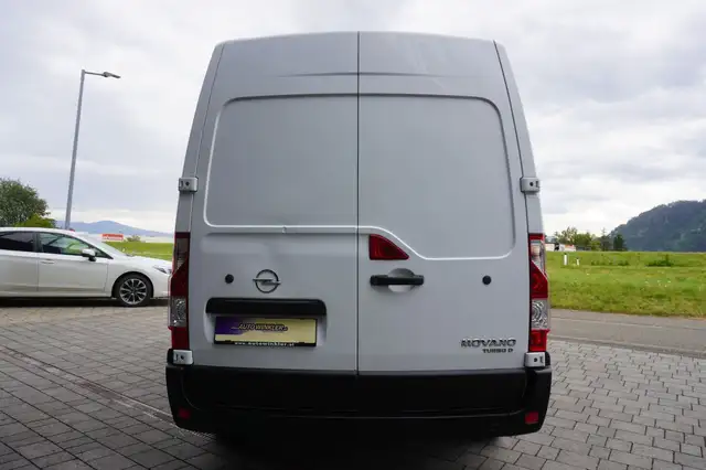 Opel Movano view 6