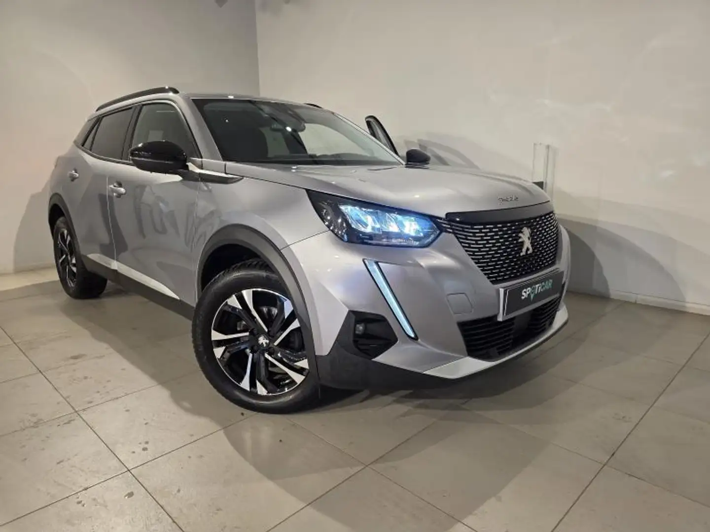 Peugeot 2008 II Allure Pack Silber - 2