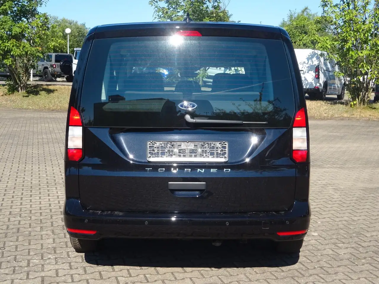 Ford Grand Tourneo 2026 — фото 8