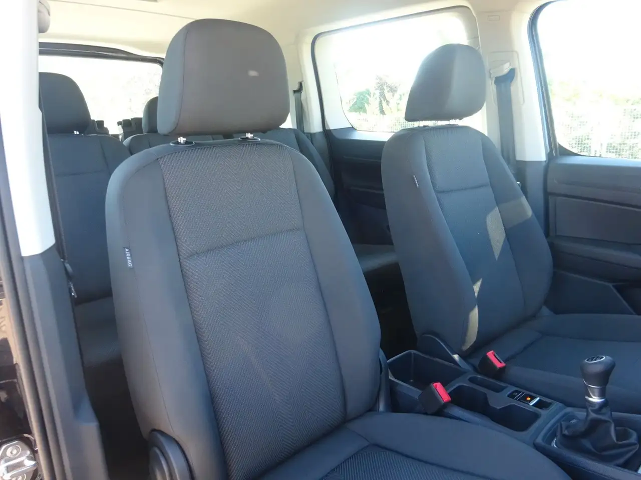 Ford Grand Tourneo 2026 — фото 13