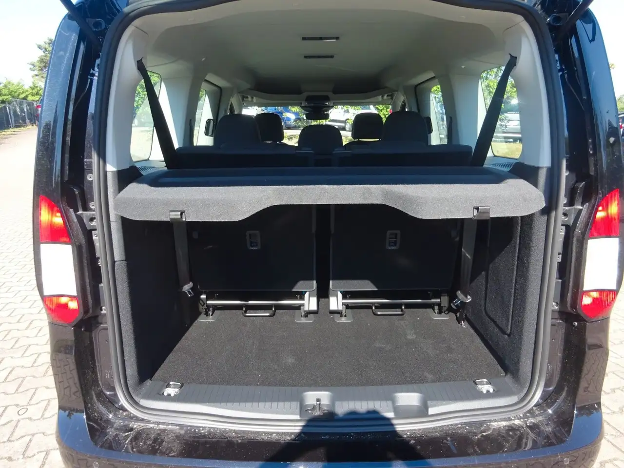 Ford Grand Tourneo 2026 — фото 6