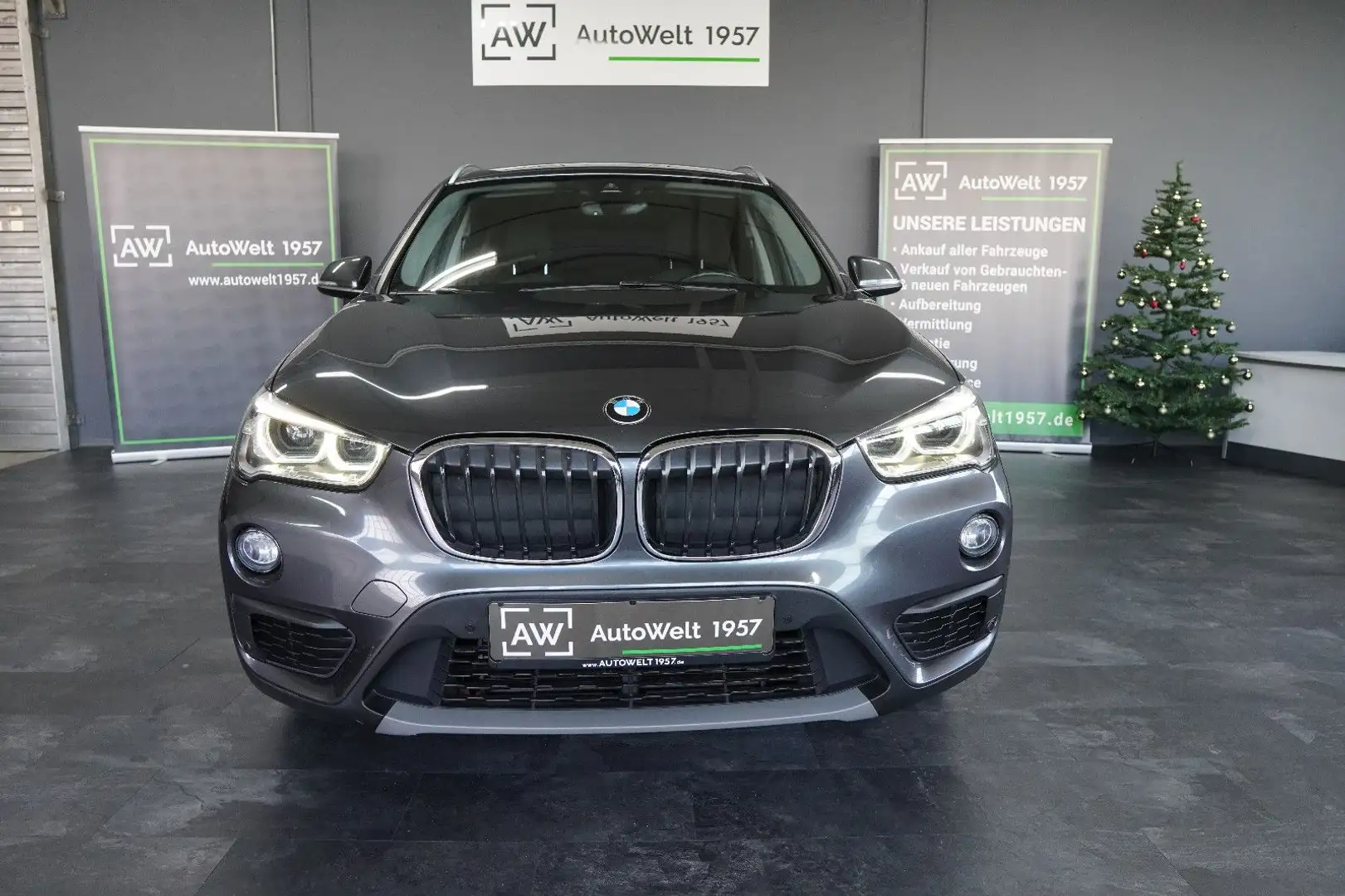BMW X1 xDrive 20 d *1.HAND*AHK*LED*RFK*SHZ*8xAlu* Grau - 2