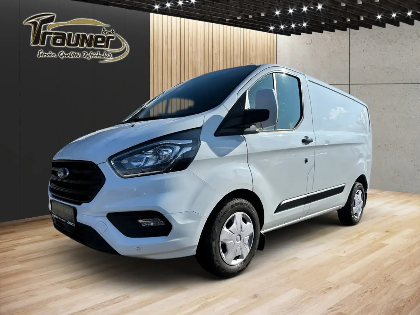 Ford E-Transit Transit Custom 2,0 TDCi L1H1 320 Trend Bílá - 1