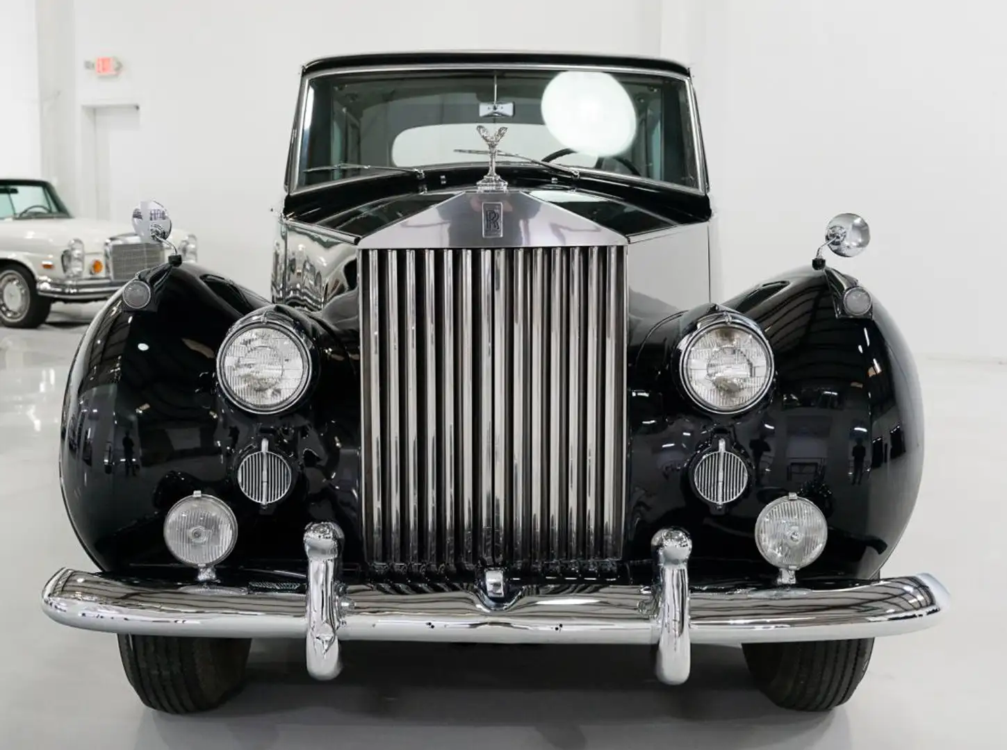 Rolls-Royce Silver Wraith - 2