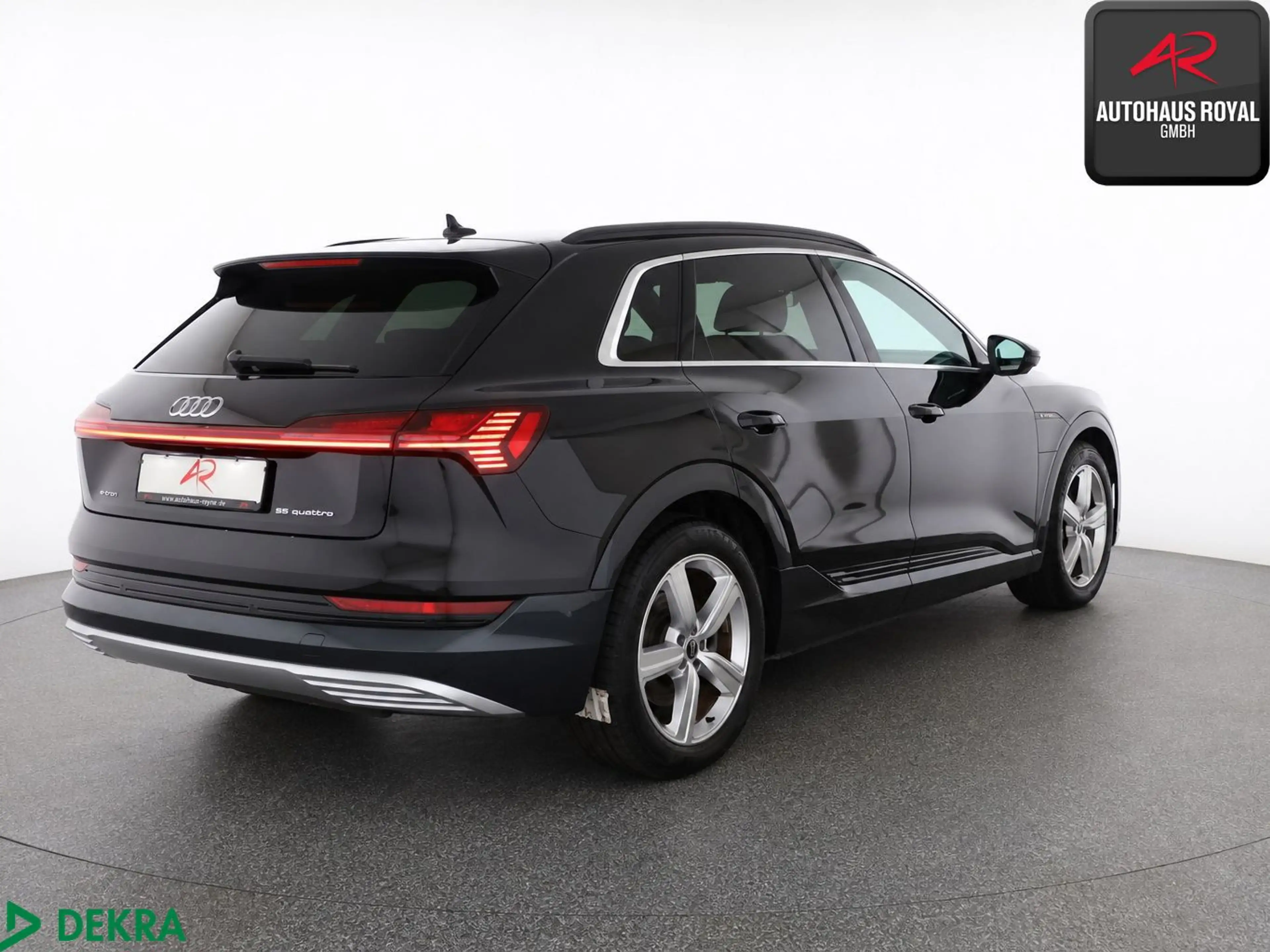 Audi e-tron 55 qu S LINE 20Z HUD,LUFT,KEYLESS,ACC,360 — photo 4