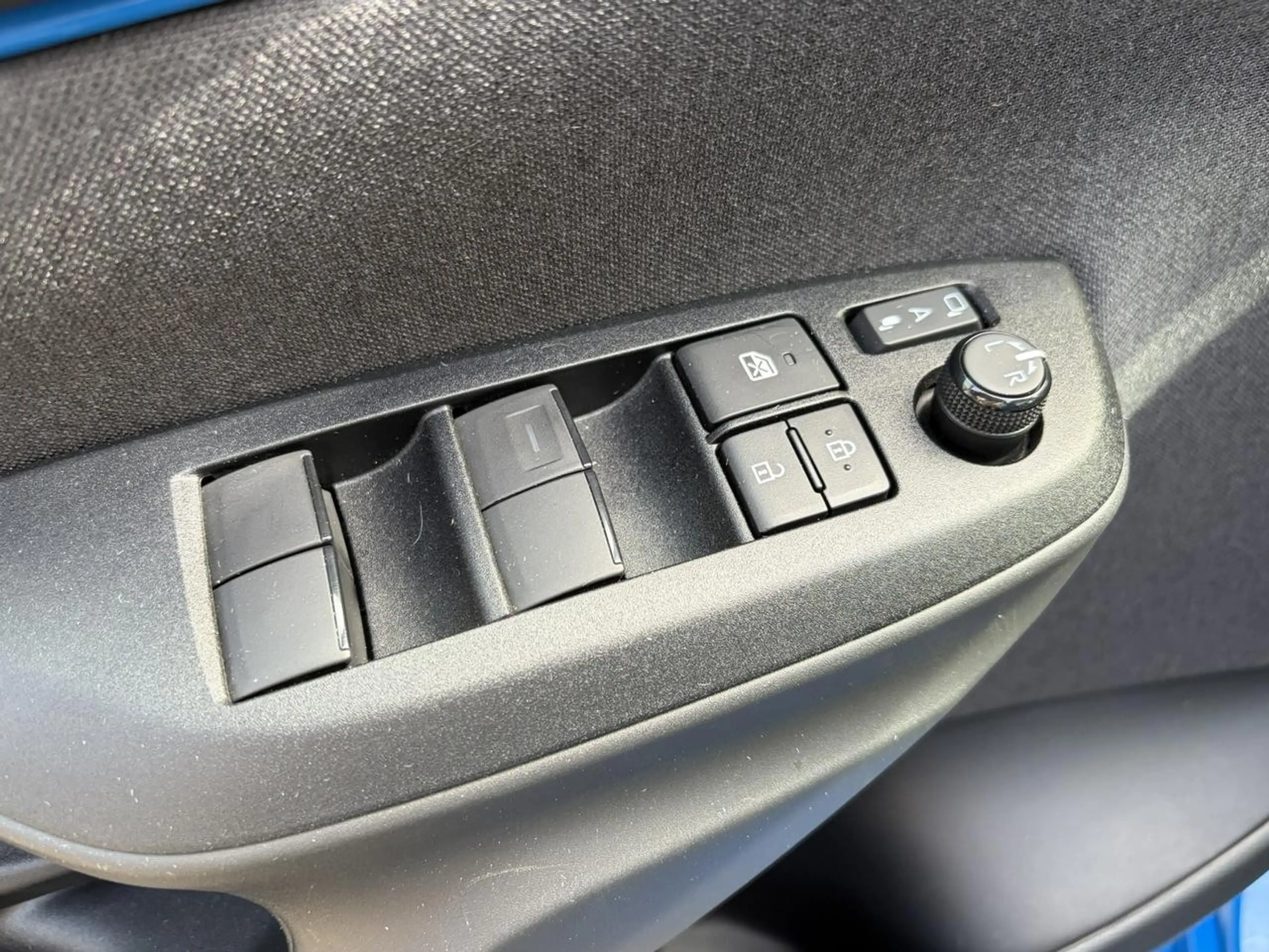 Toyota Yaris Hybrid 130 Launch Edition A/T — photo 14