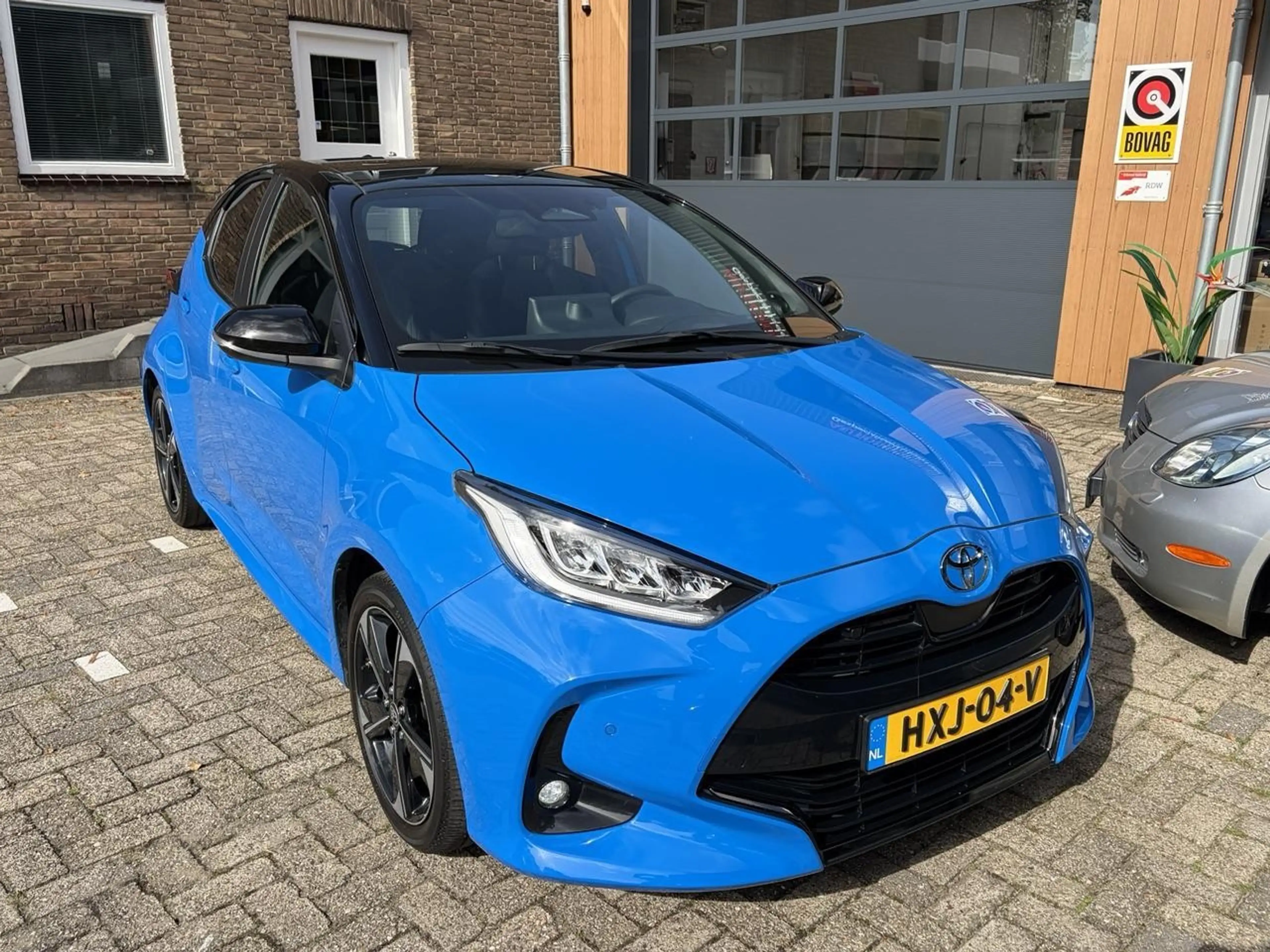 Toyota Yaris Hybrid 130 Launch Edition A/T — photo 2