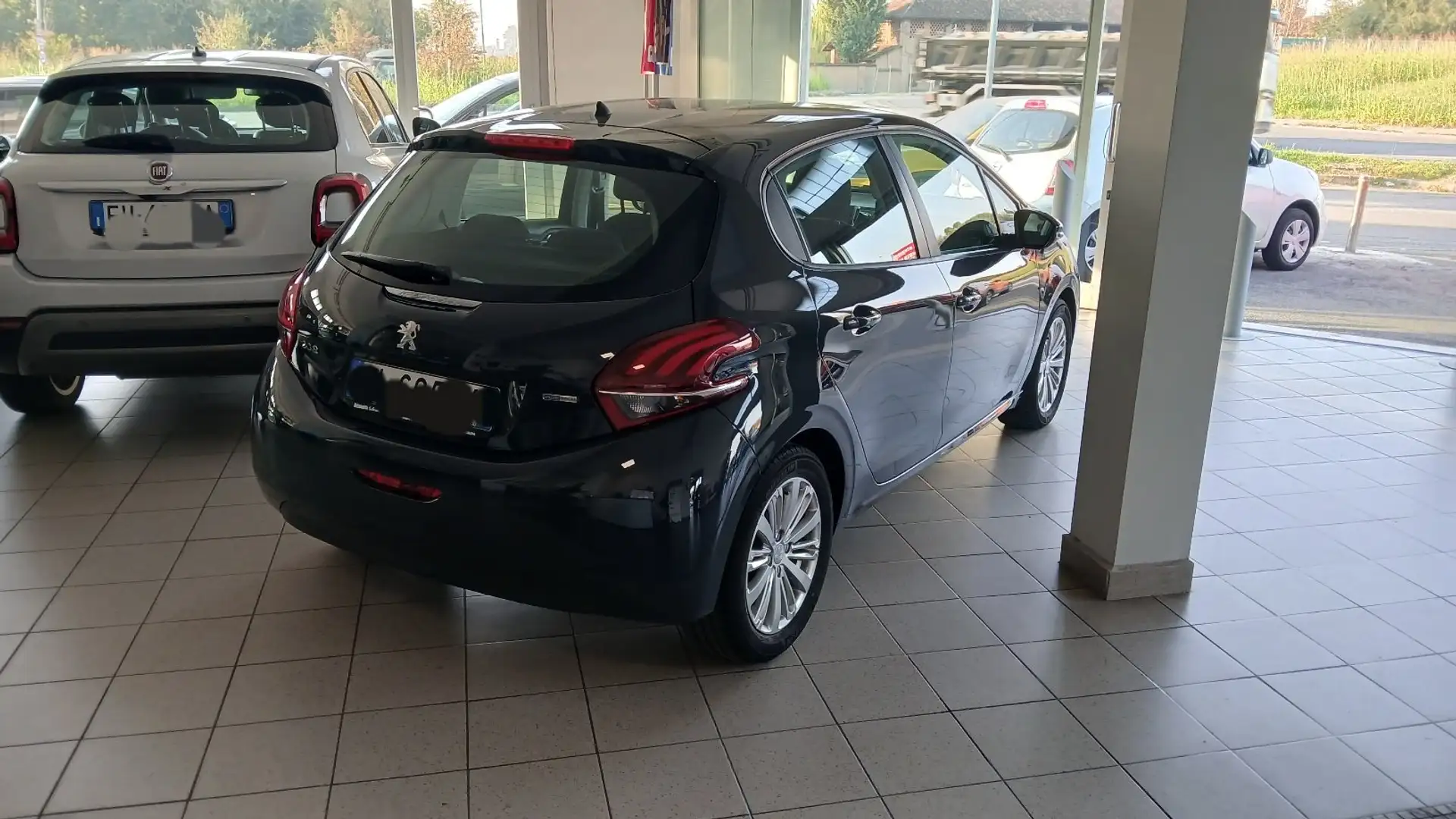 Peugeot 208 208 5p 1.2 puretech Active 82cv kM 34985 Grau - 2