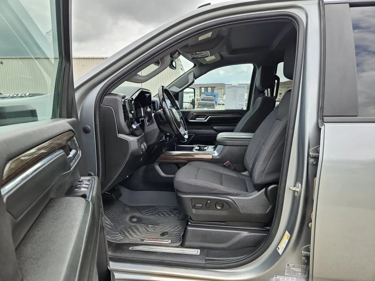Chevrolet Silverado 2500 photo Chevrolet Silverado 2500