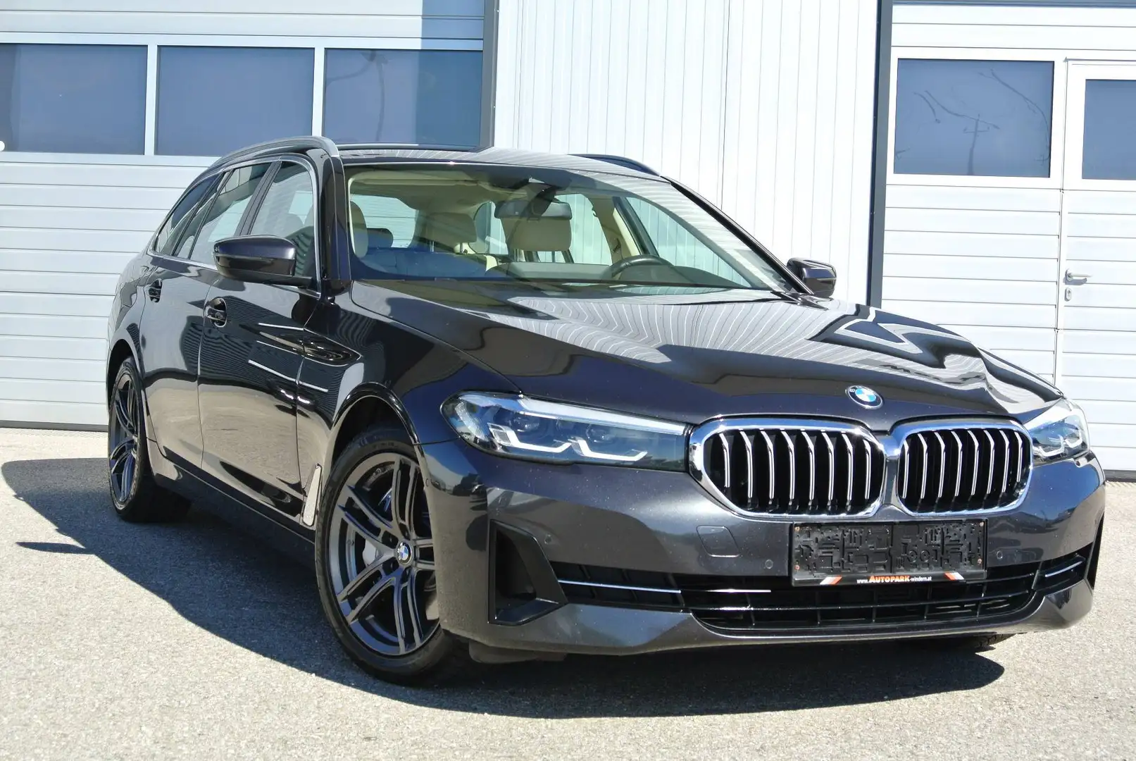 BMW 530 d xdrive touring Aut. **virtual CP ** LEDER * LED Grau - 1