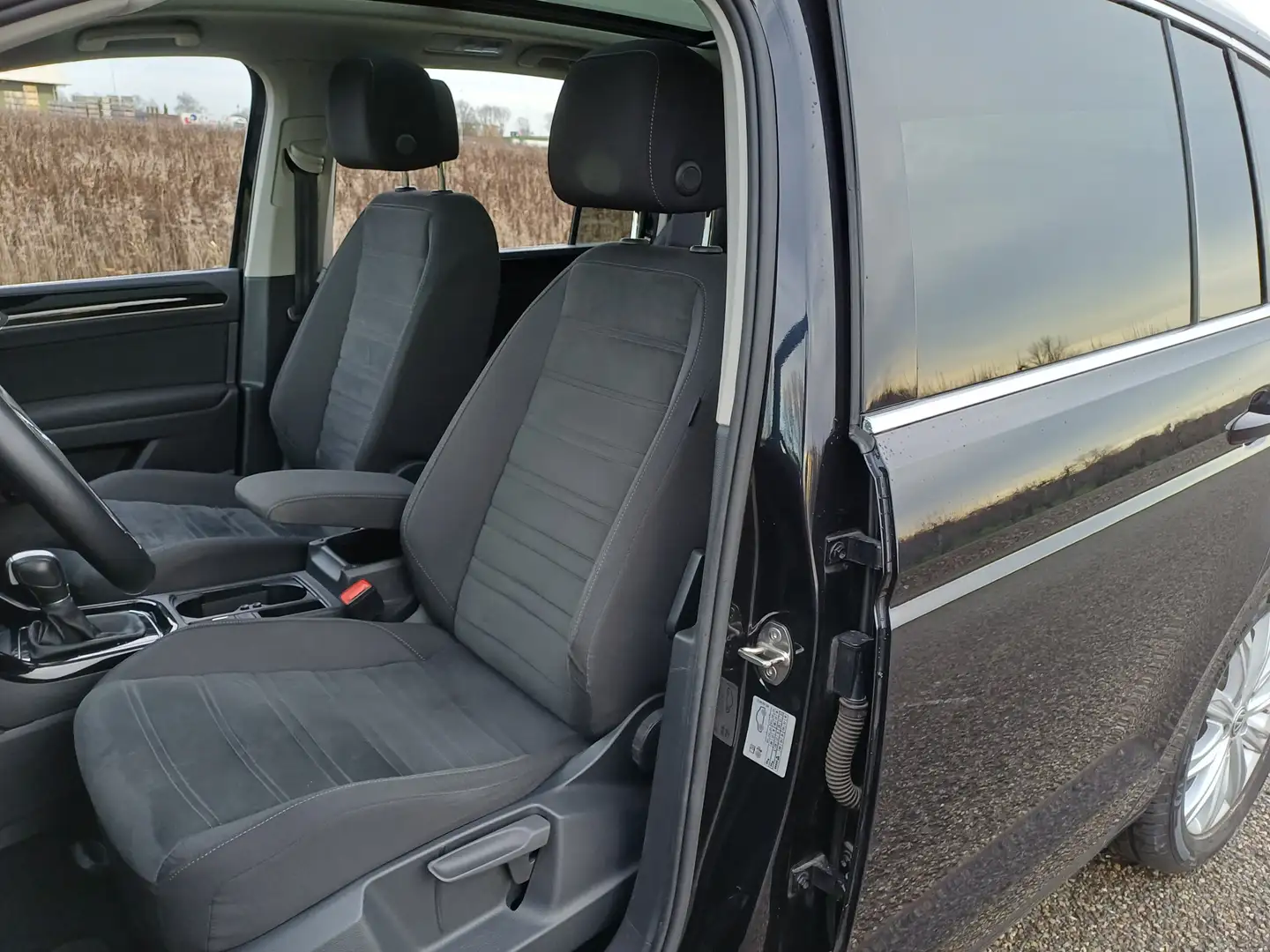 Volkswagen Touran 1.4 TSI Highline /Pano/Trekh./Navi/Carplay/Camera/ Noir - 2