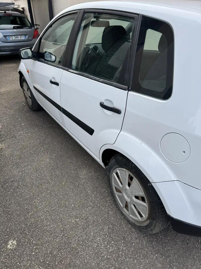 Ford Fiesta 1.3i Fun - 2