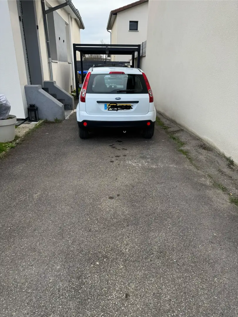 Ford Fiesta 1.3i Fun - 1
