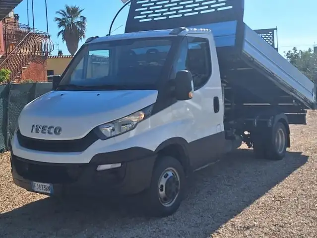 Iveco Daily Ribaltabile nuovo trilaterale