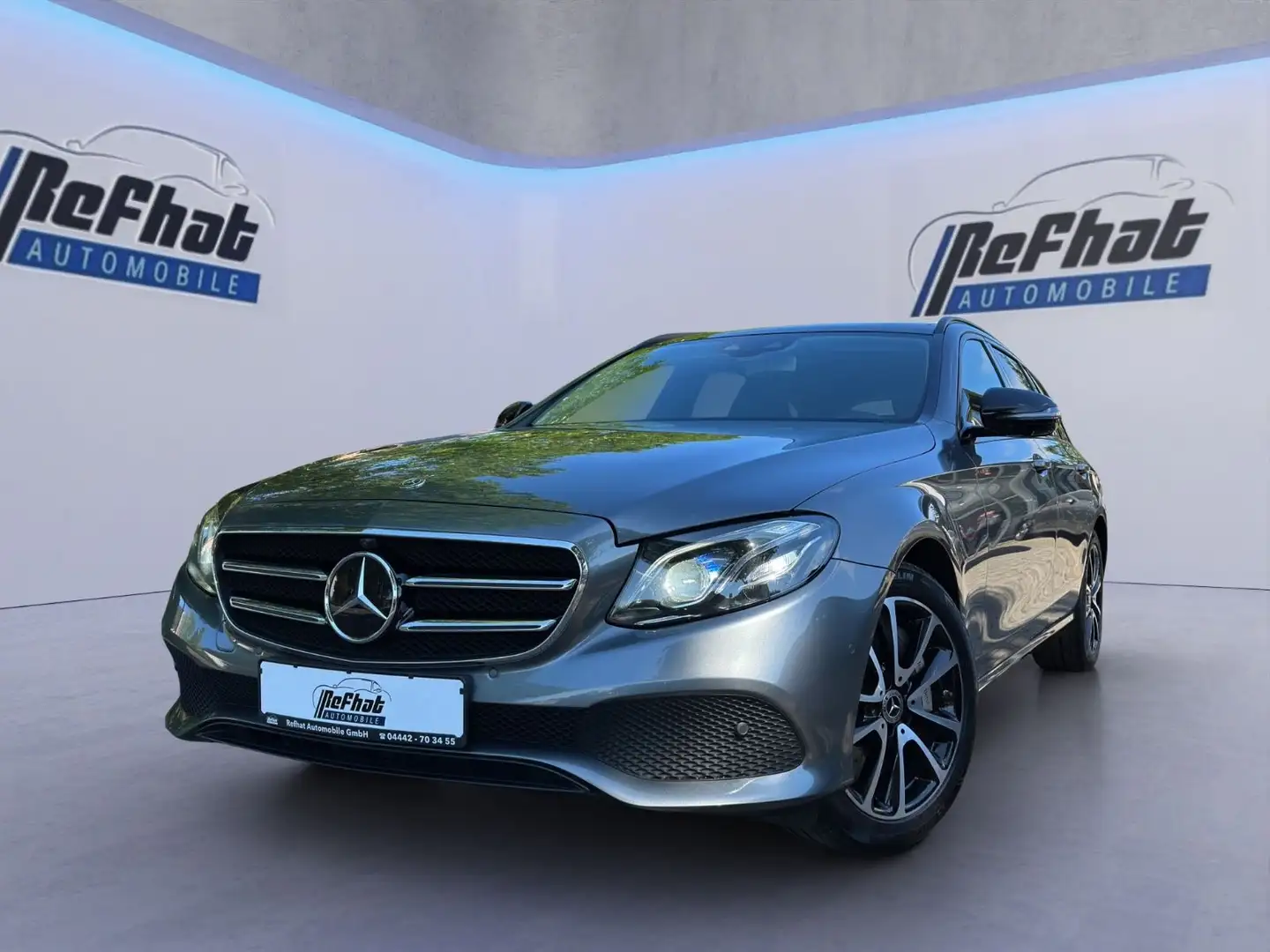 Mercedes-Benz E 400 d T-Modell 4Matic*SPUR*AMBIE*LED*NAVI*SHZ* Grau - 1