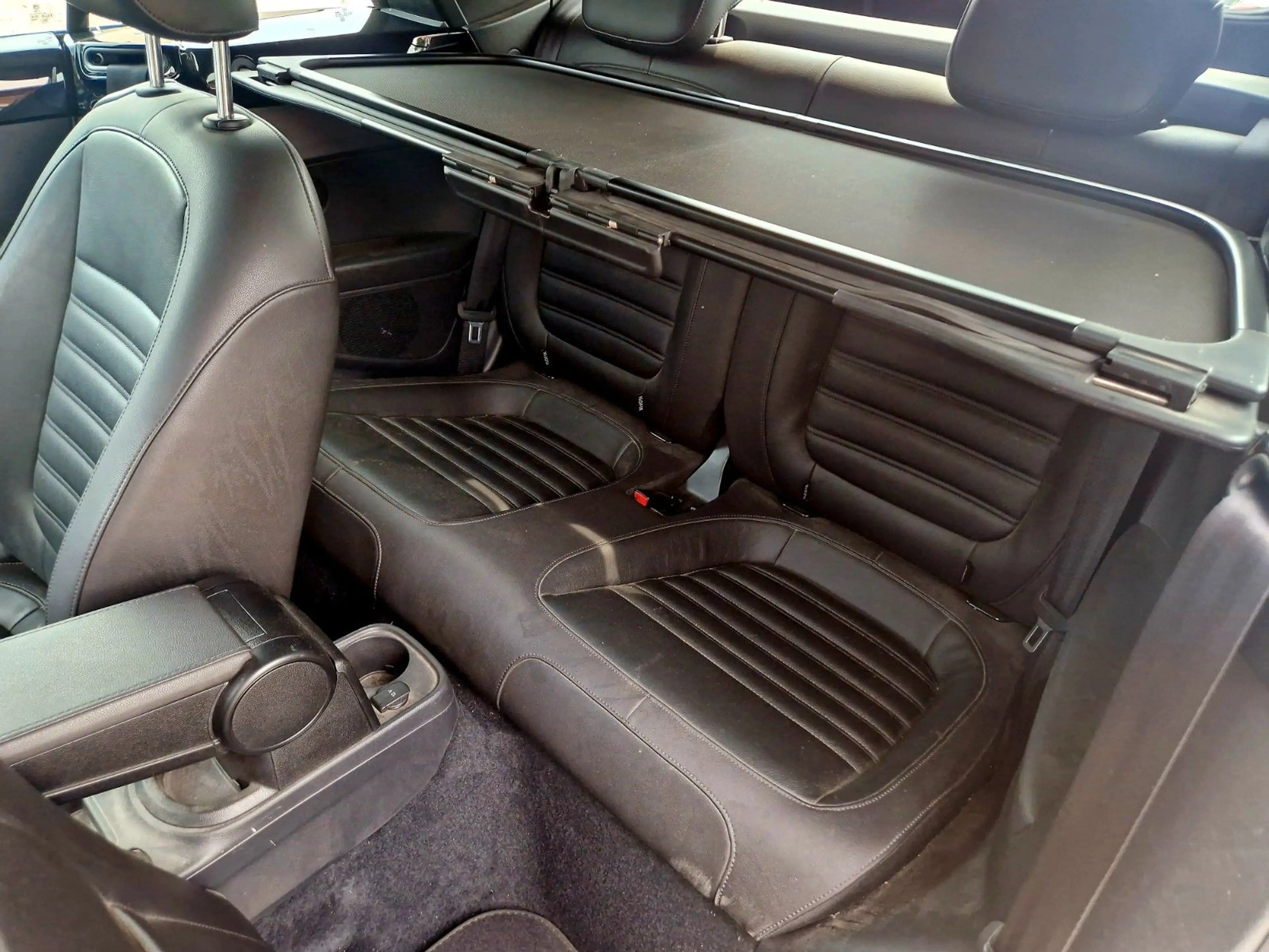 Volkswagen Beetle Cabrio 2.0 TDI Sportpaket Topaustattung — photo 15
