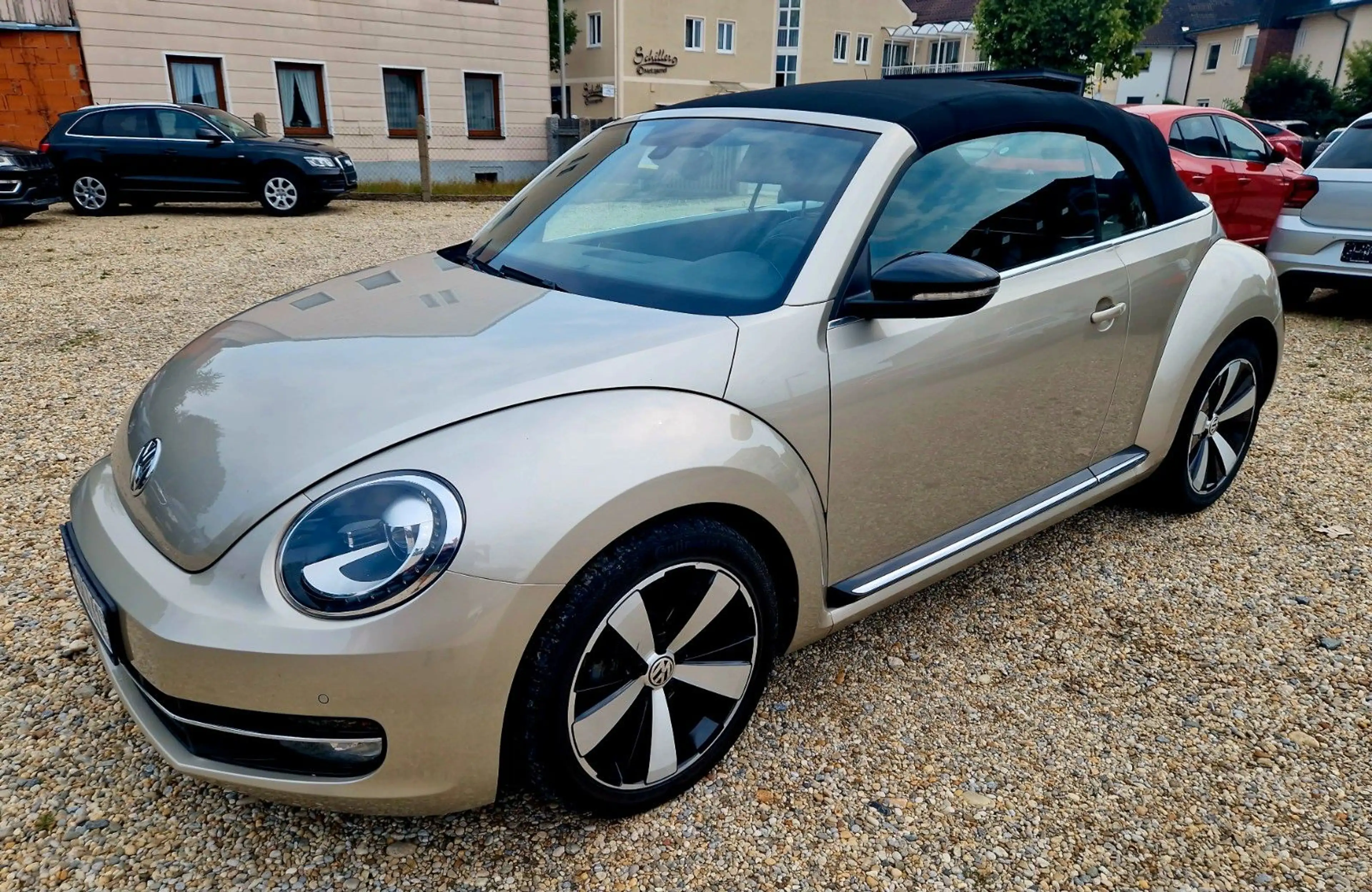 Volkswagen Beetle Cabrio 2.0 TDI Sportpaket Topaustattung — photo 6