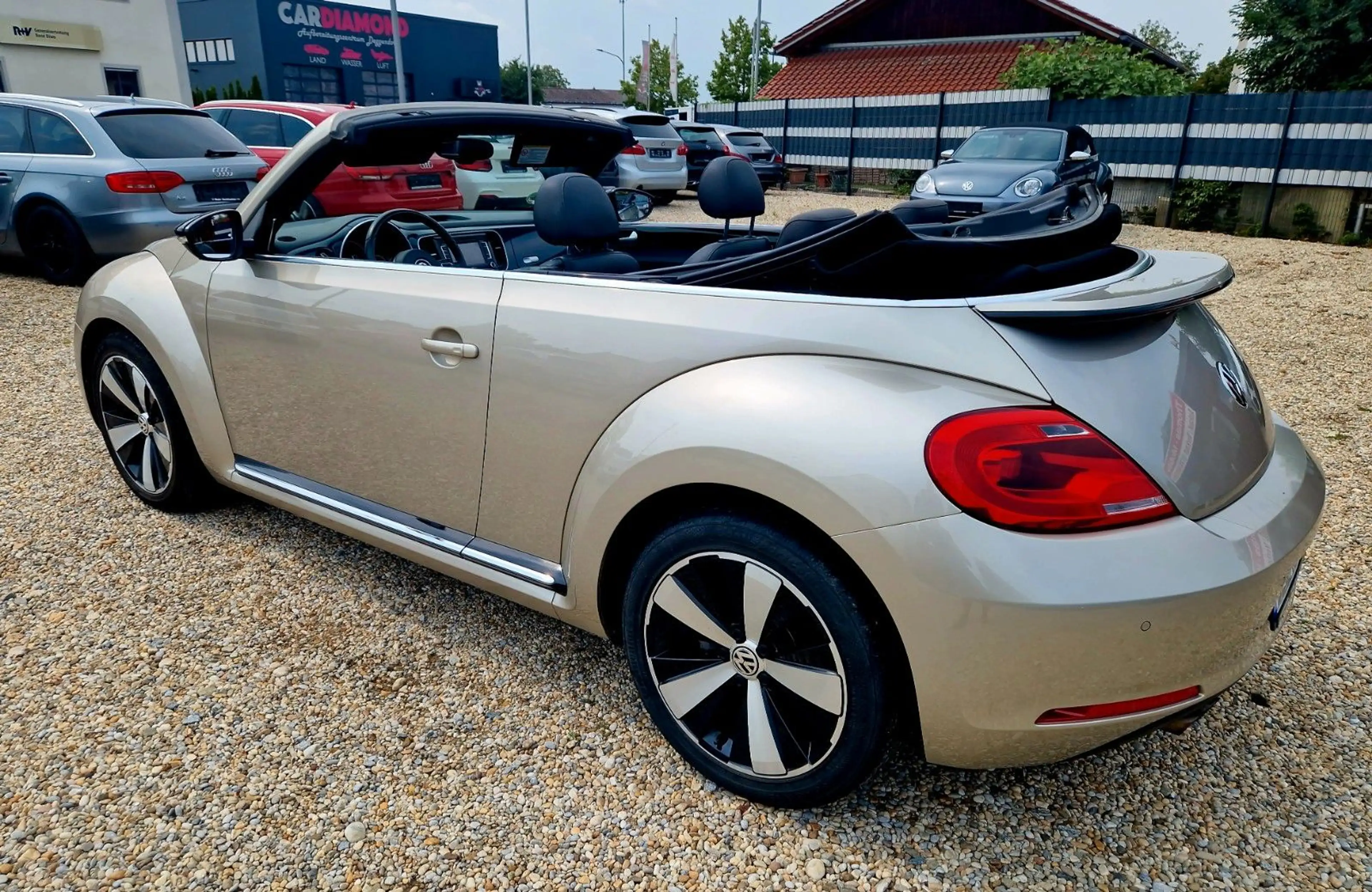 Volkswagen Beetle Cabrio 2.0 TDI Sportpaket Topaustattung — photo 5