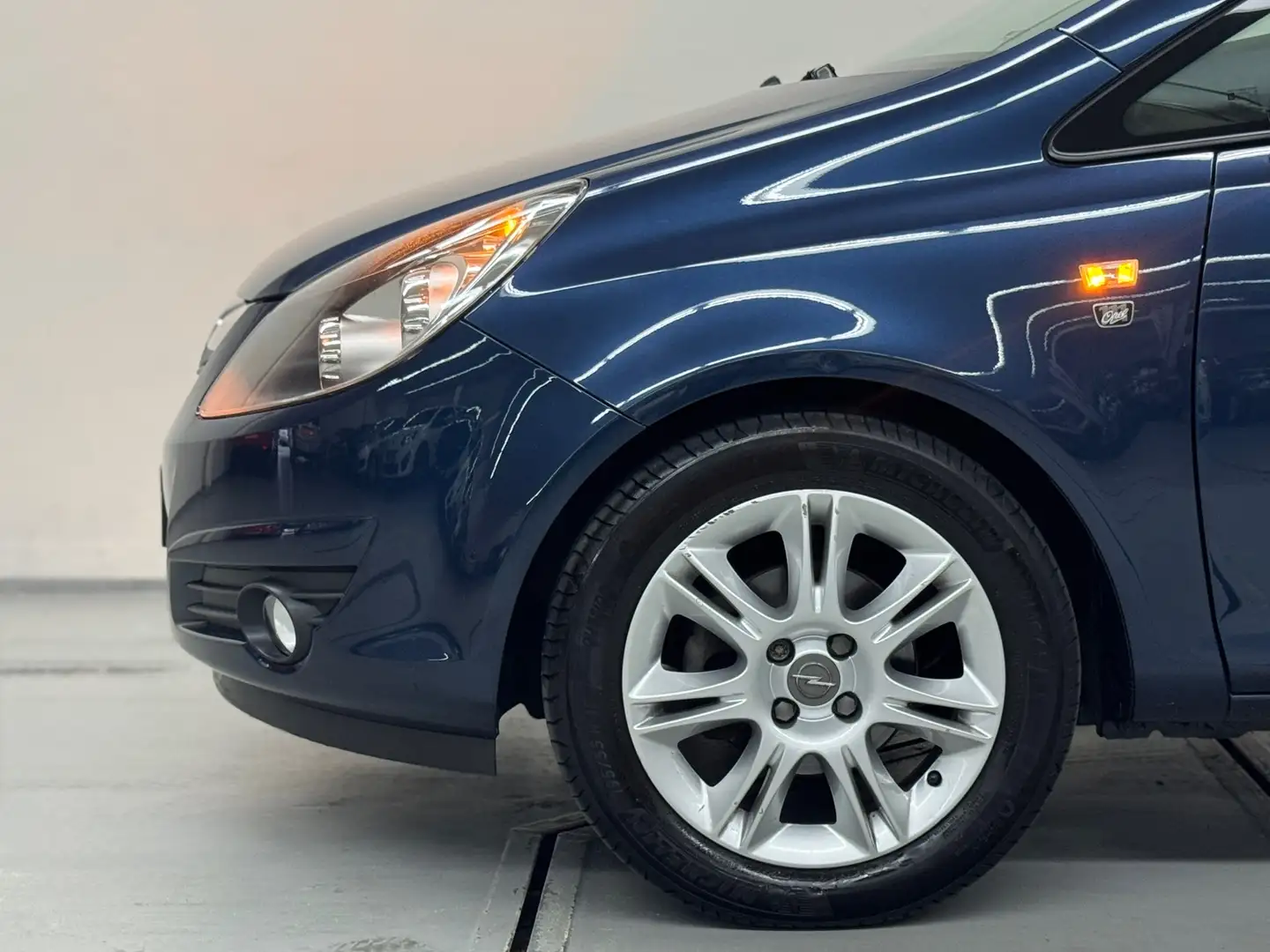 Opel Corsa 1.2-16V '111' Edition Airco Cruise Nette Auto Blau - 2