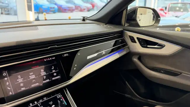 Audi Q8 50 MHEV TDI quattro Tiptronic *VOLL* Ansicht 33