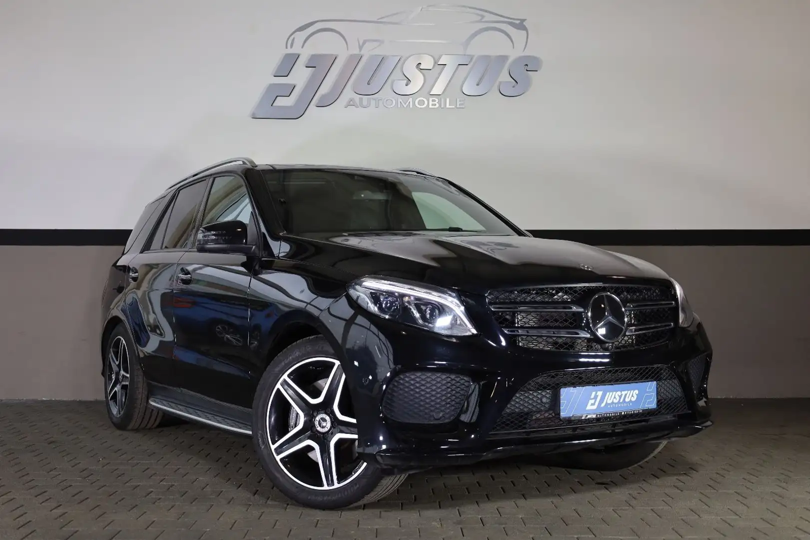 Mercedes-Benz GLE 400 4MATIC/360*/ACC/MASSAGE/PANO/SHZ/HK/R20 Negru - 1