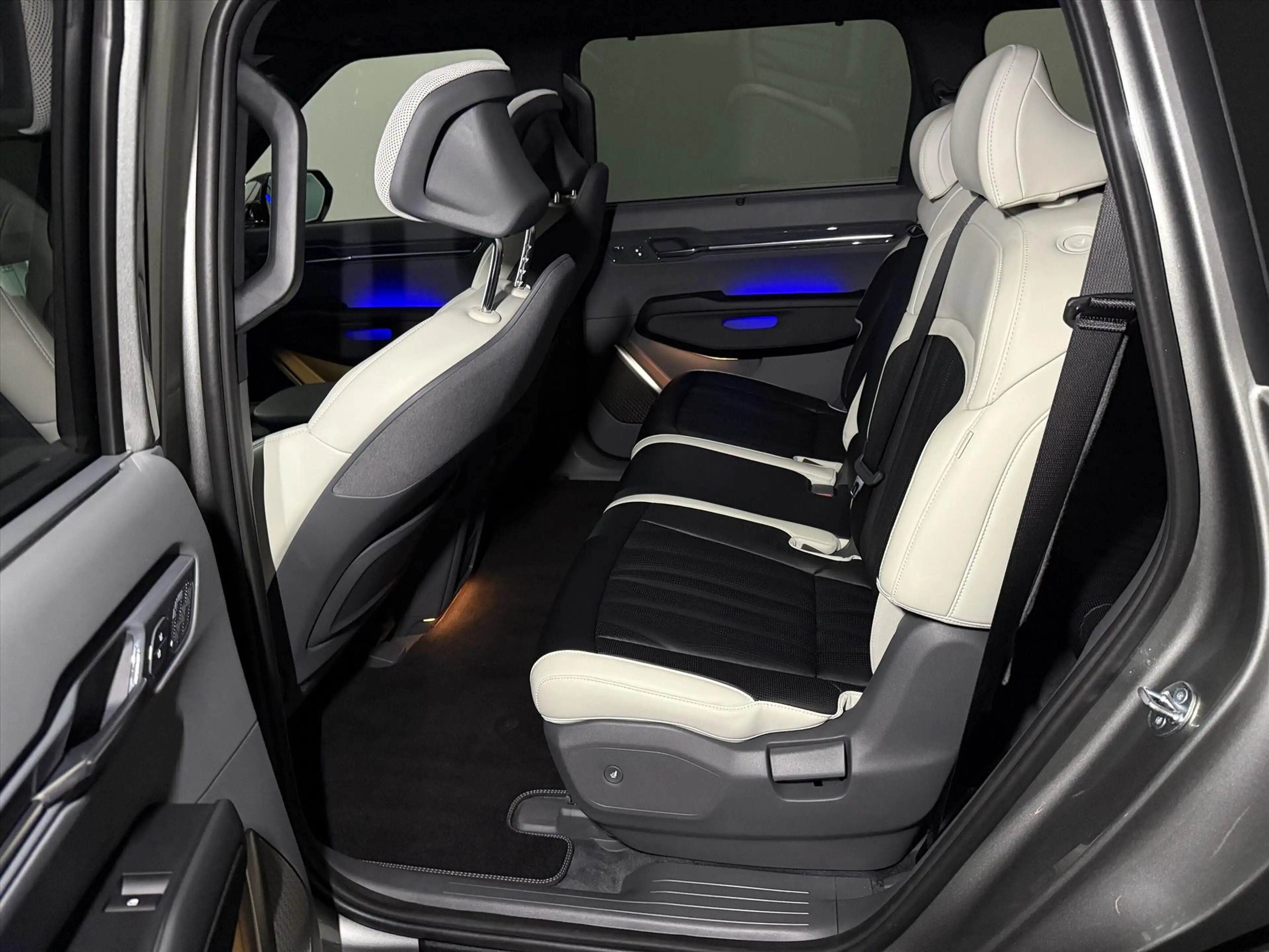 Kia EV9 99,8kWh 384pk AWD Dual Motor GT-Line — photo 32