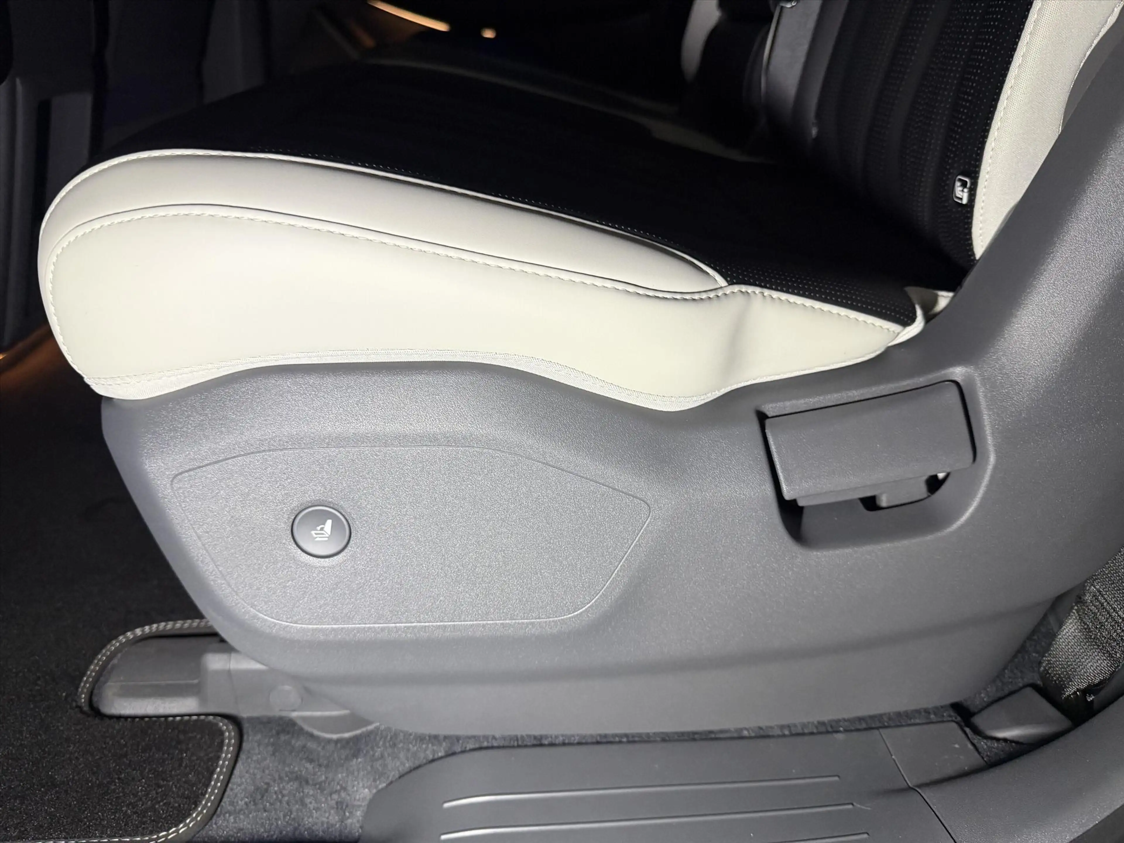 Kia EV9 99,8kWh 384pk AWD Dual Motor GT-Line — photo 34