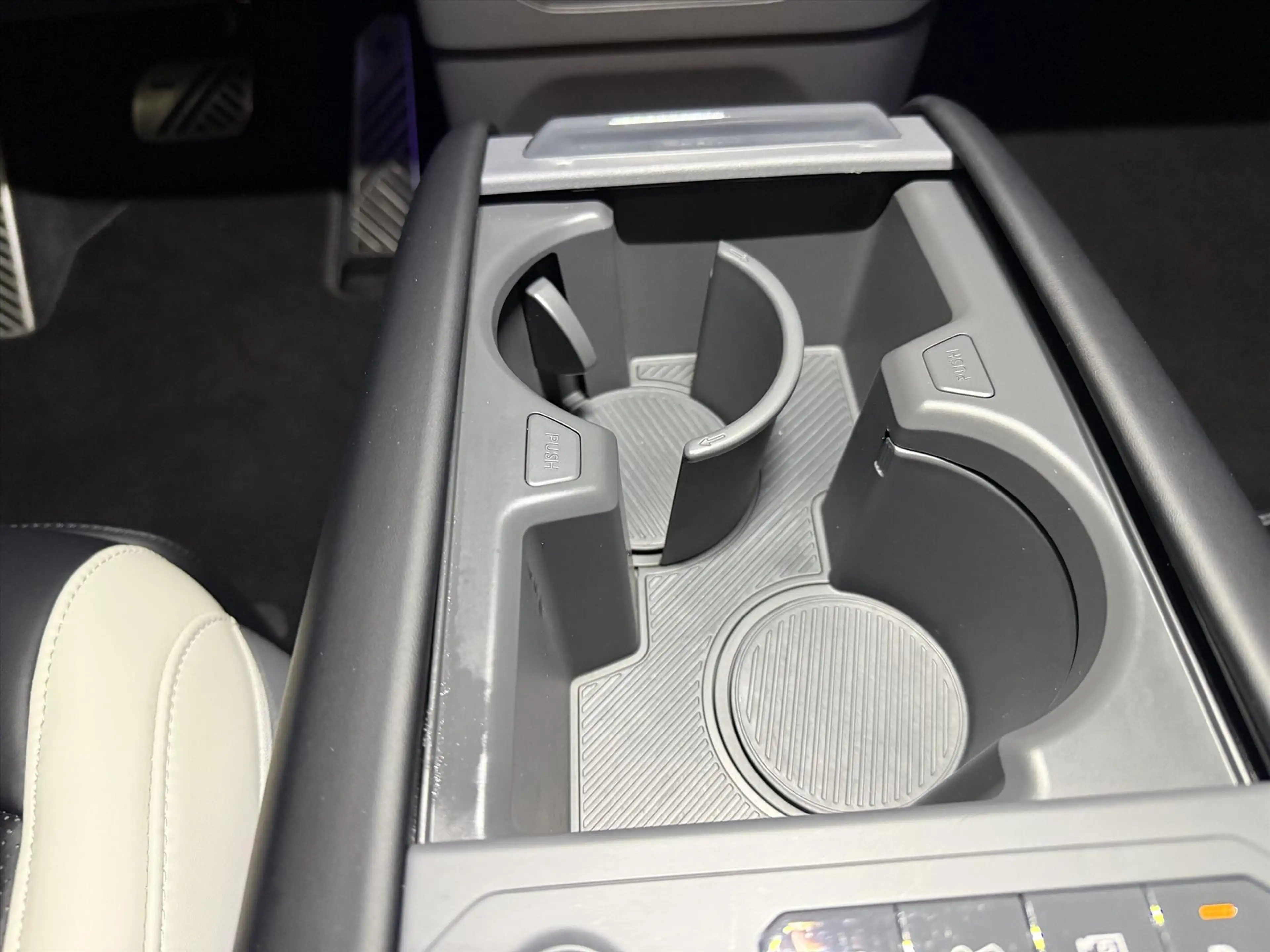 Kia EV9 99,8kWh 384pk AWD Dual Motor GT-Line — photo 29