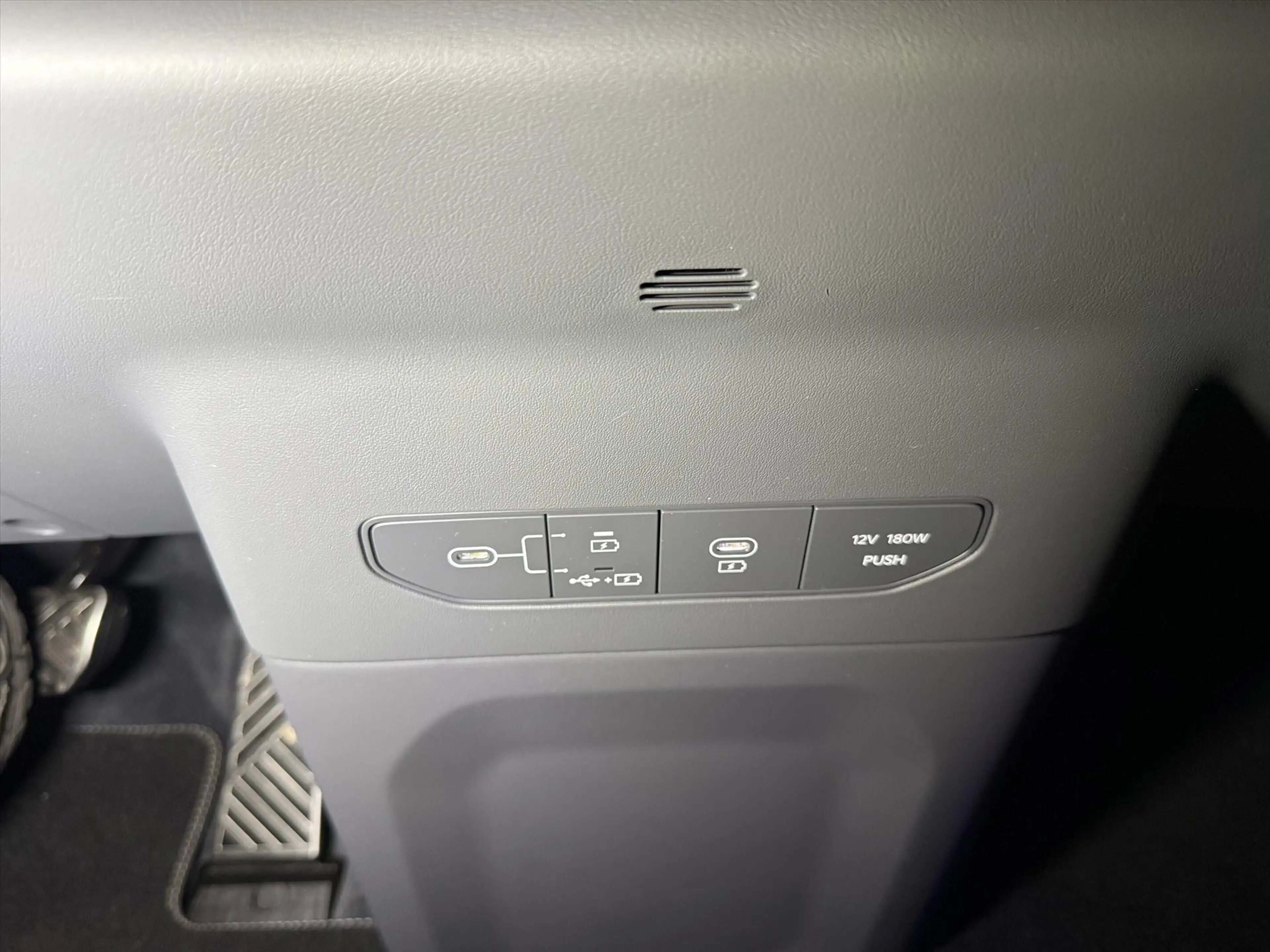 Kia EV9 99,8kWh 384pk AWD Dual Motor GT-Line — photo 28