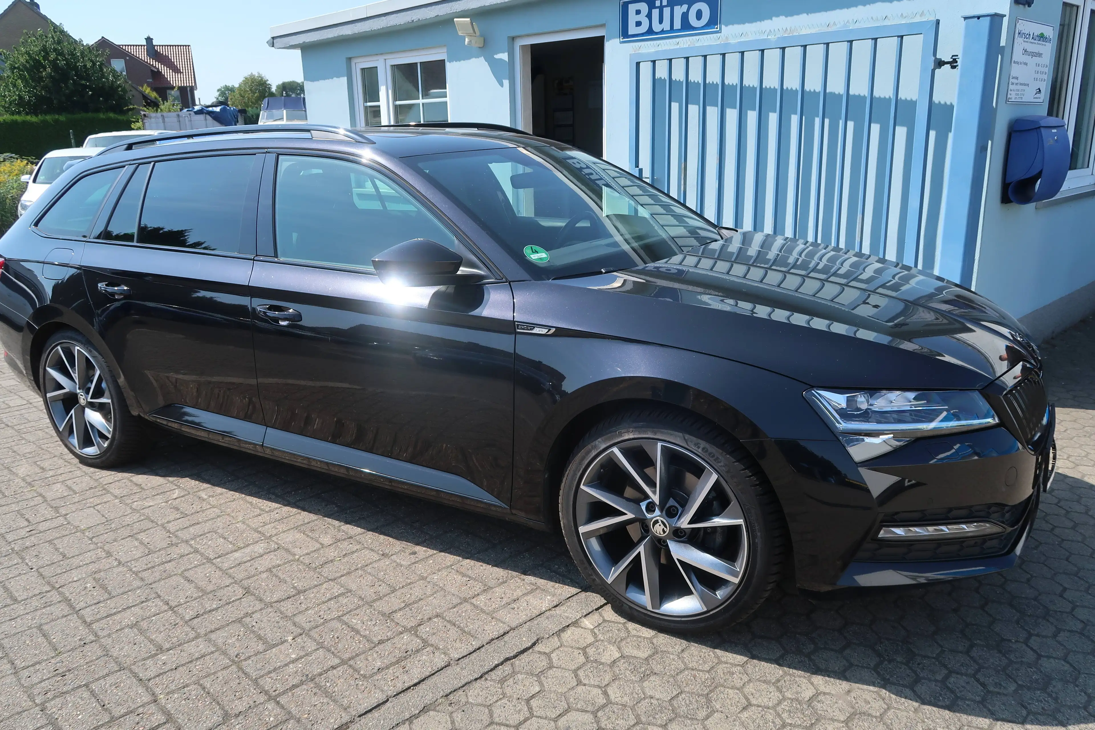 Skoda Superb 2.0 TDi Sportline ACC DSG DCC Matrix-Beam Pano
