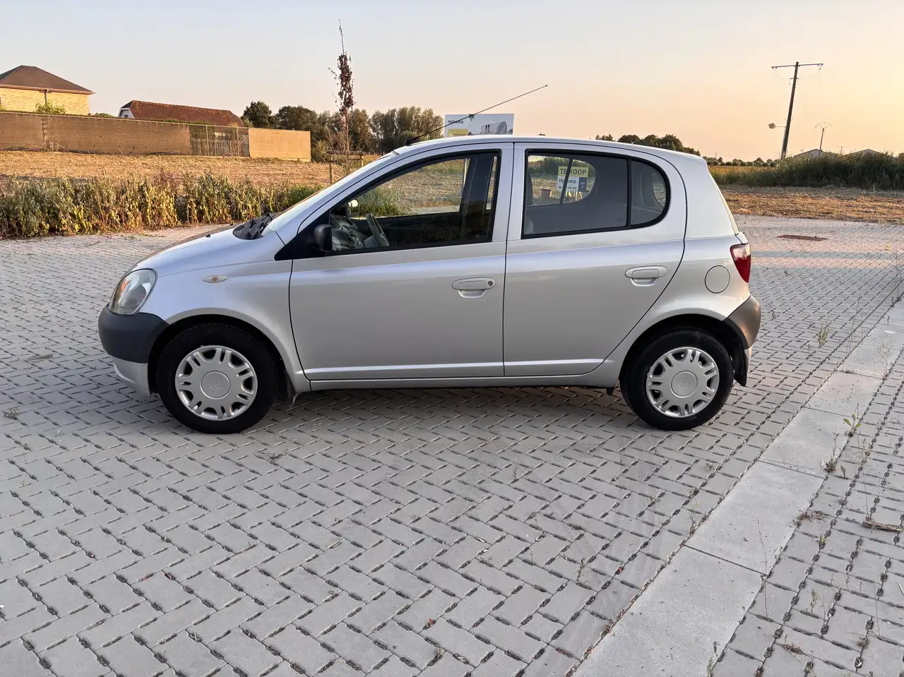 Toyota Yaris 1.0i VVT-i 16v Linea Terra, foto 2