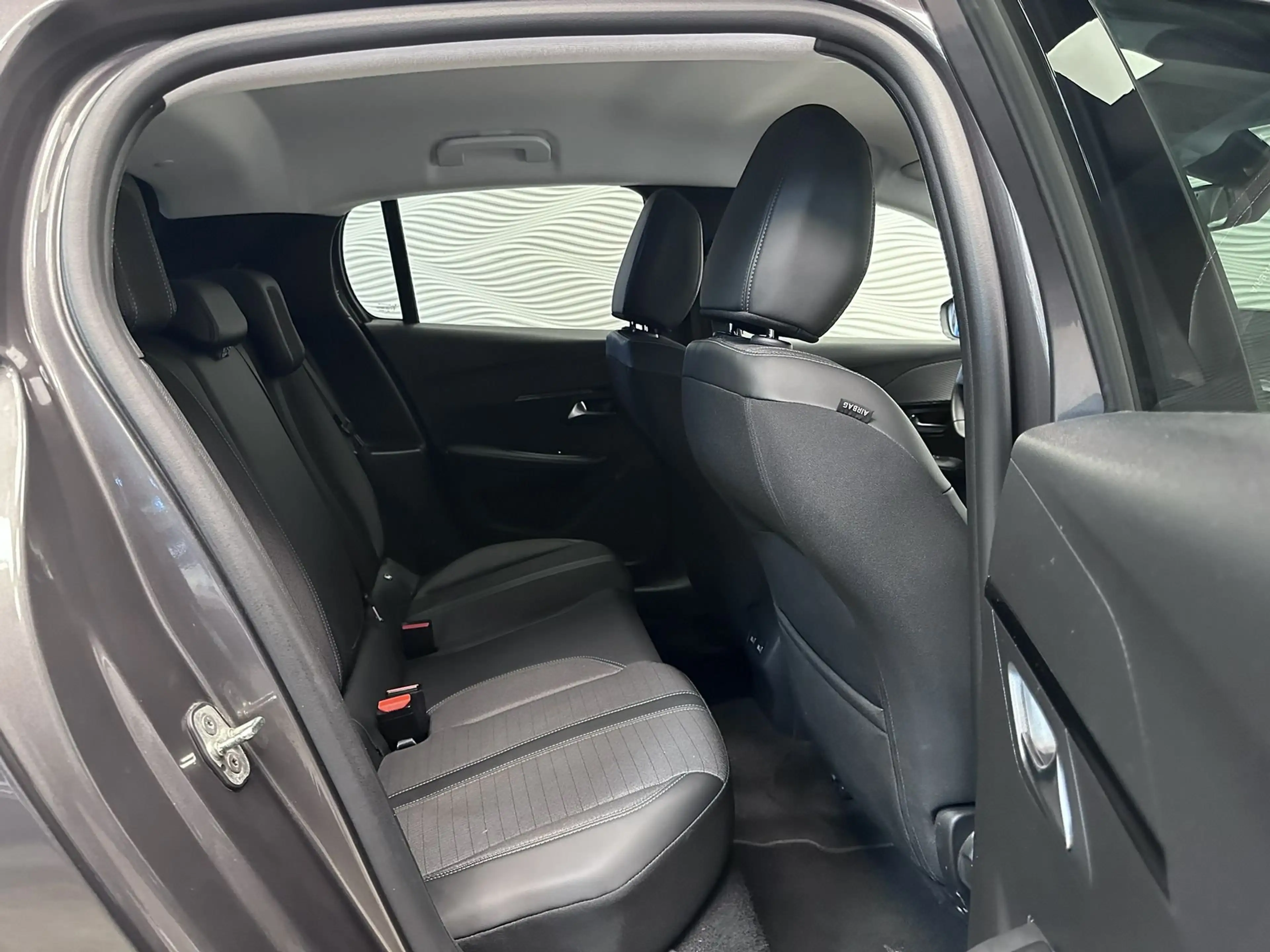 Peugeot 208 1.2i*AUT*S&S*ALLURE*CARPLAY*100 PK* — photo 27