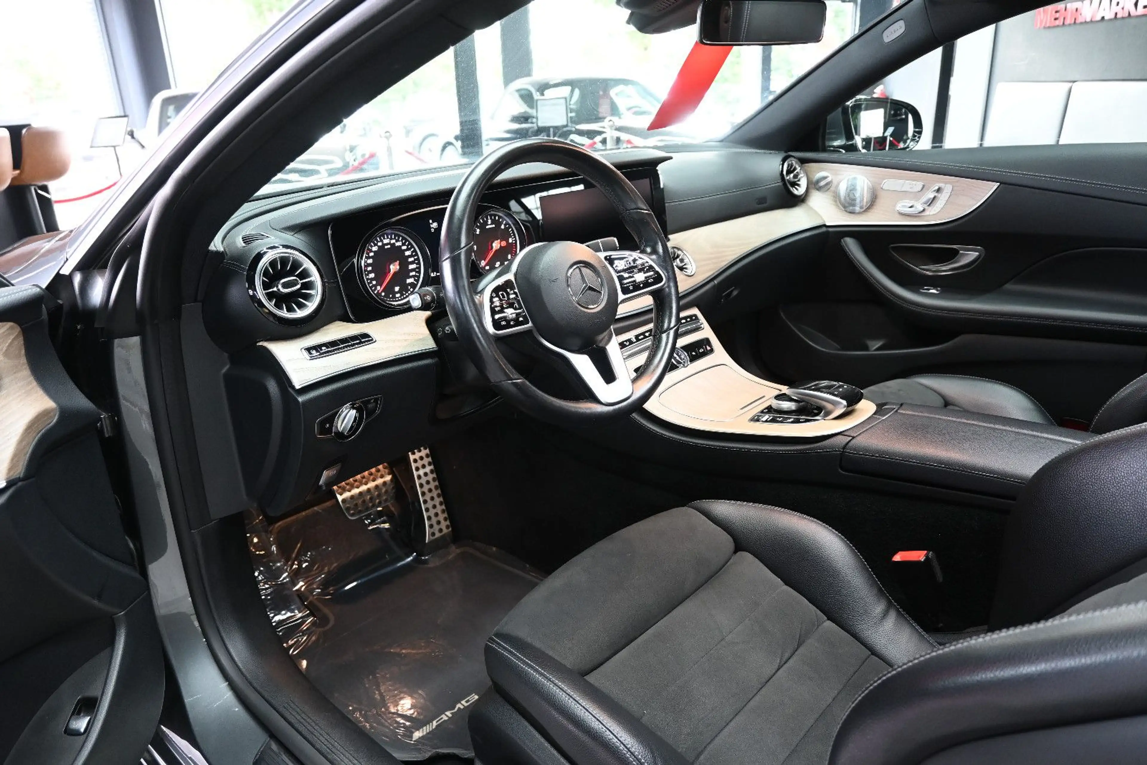 Mercedes-Benz E 300 E300 Coupe AMG/Pano/TW-Ass/Burmester/Kam/Distro — photo 11