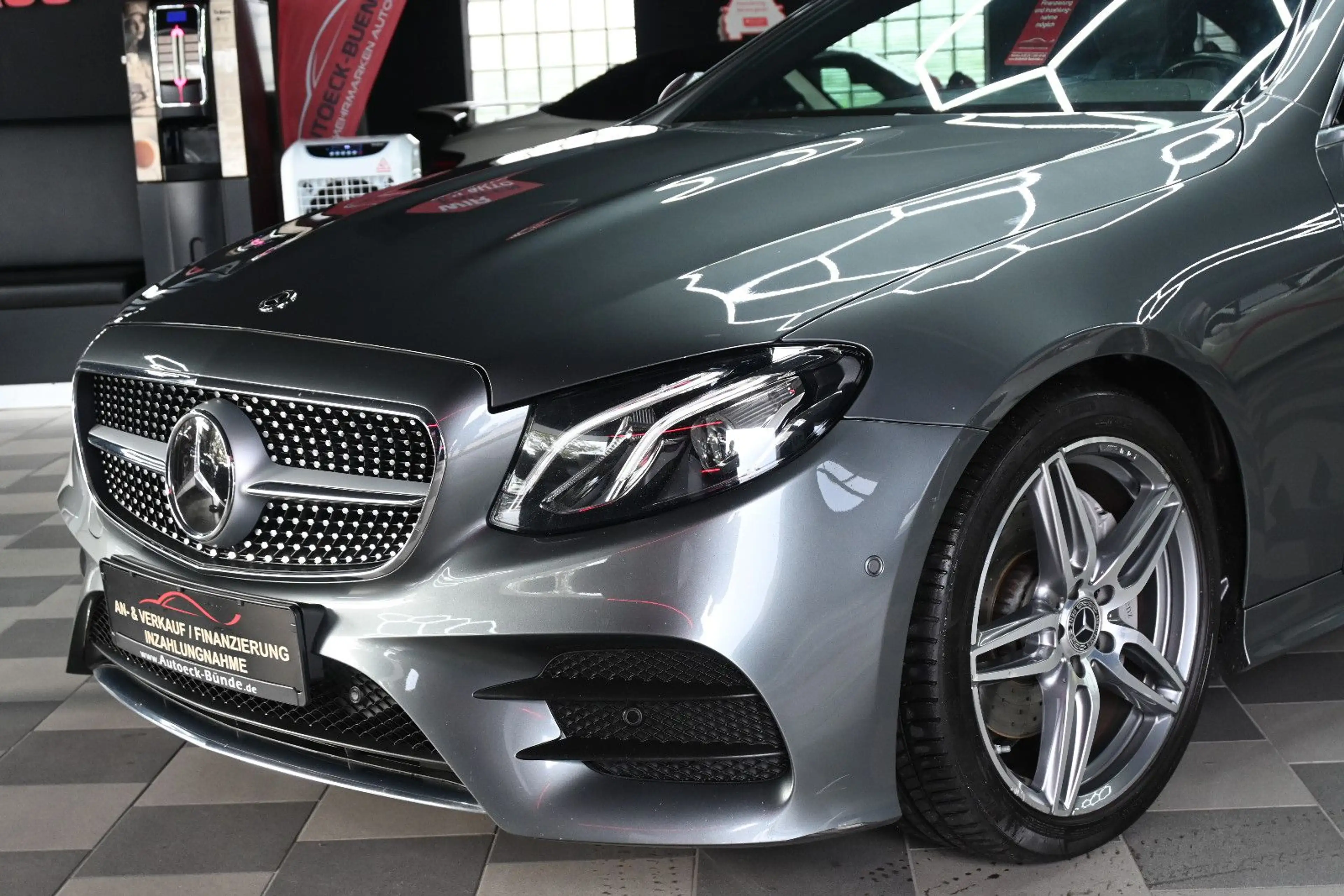 Mercedes-Benz E 300 E300 Coupe AMG/Pano/TW-Ass/Burmester/Kam/Distro